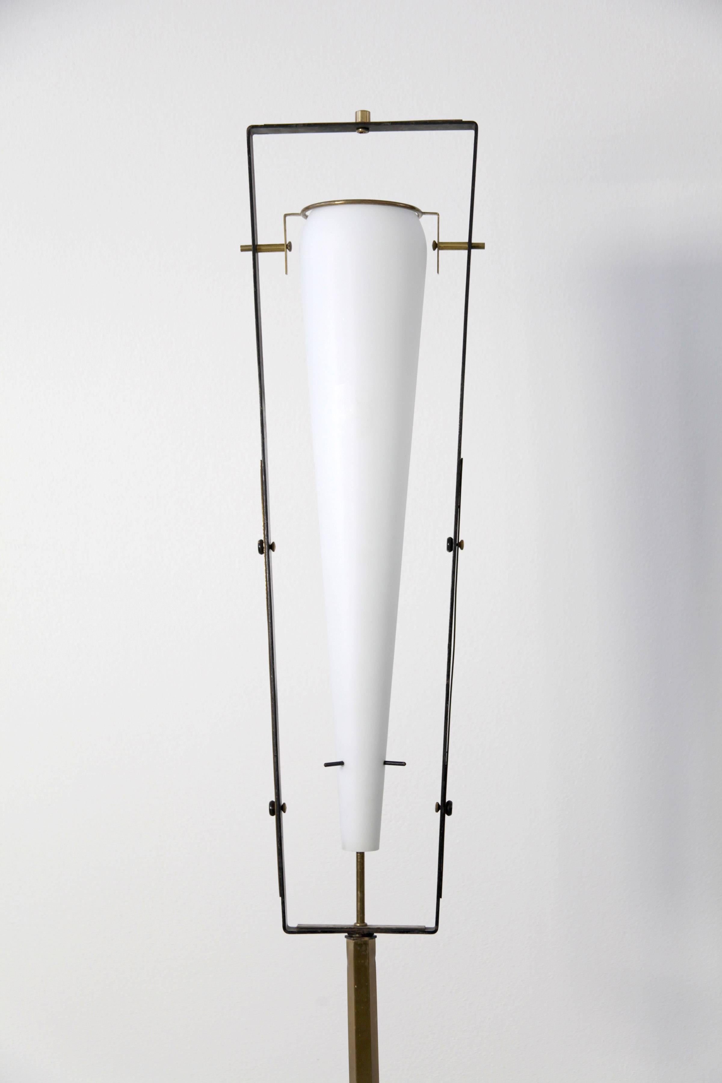 Gilardi & Barzaghi Italian Floor Brass Lamp with Satinated Glass Shade, 1950s For Sale 1