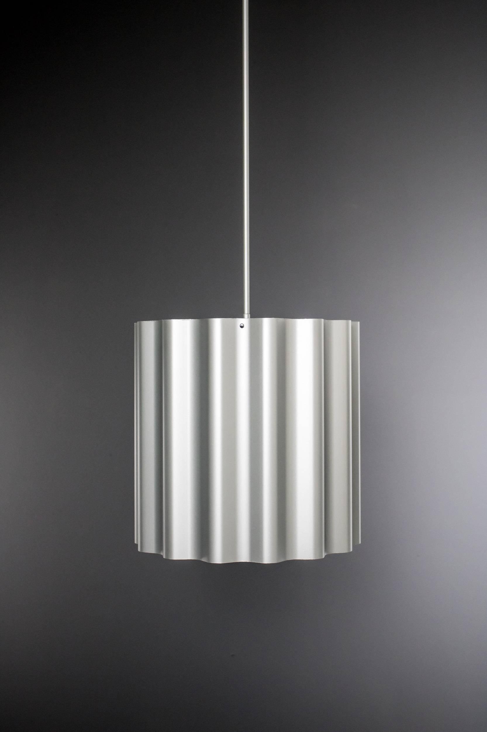 Wave Metal Pendant  Black, Brass, Silver, White. Industrial  Modern Design  In New Condition For Sale In Wietze, DE