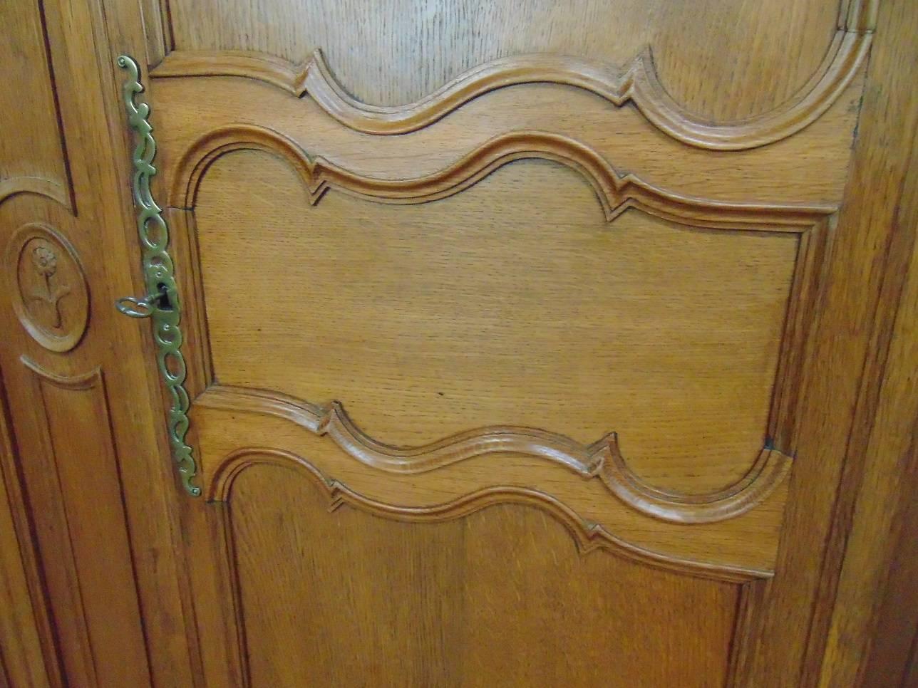  Armoire,  Oak Louis XV style circa 1840 In Good Condition For Sale In London, GB