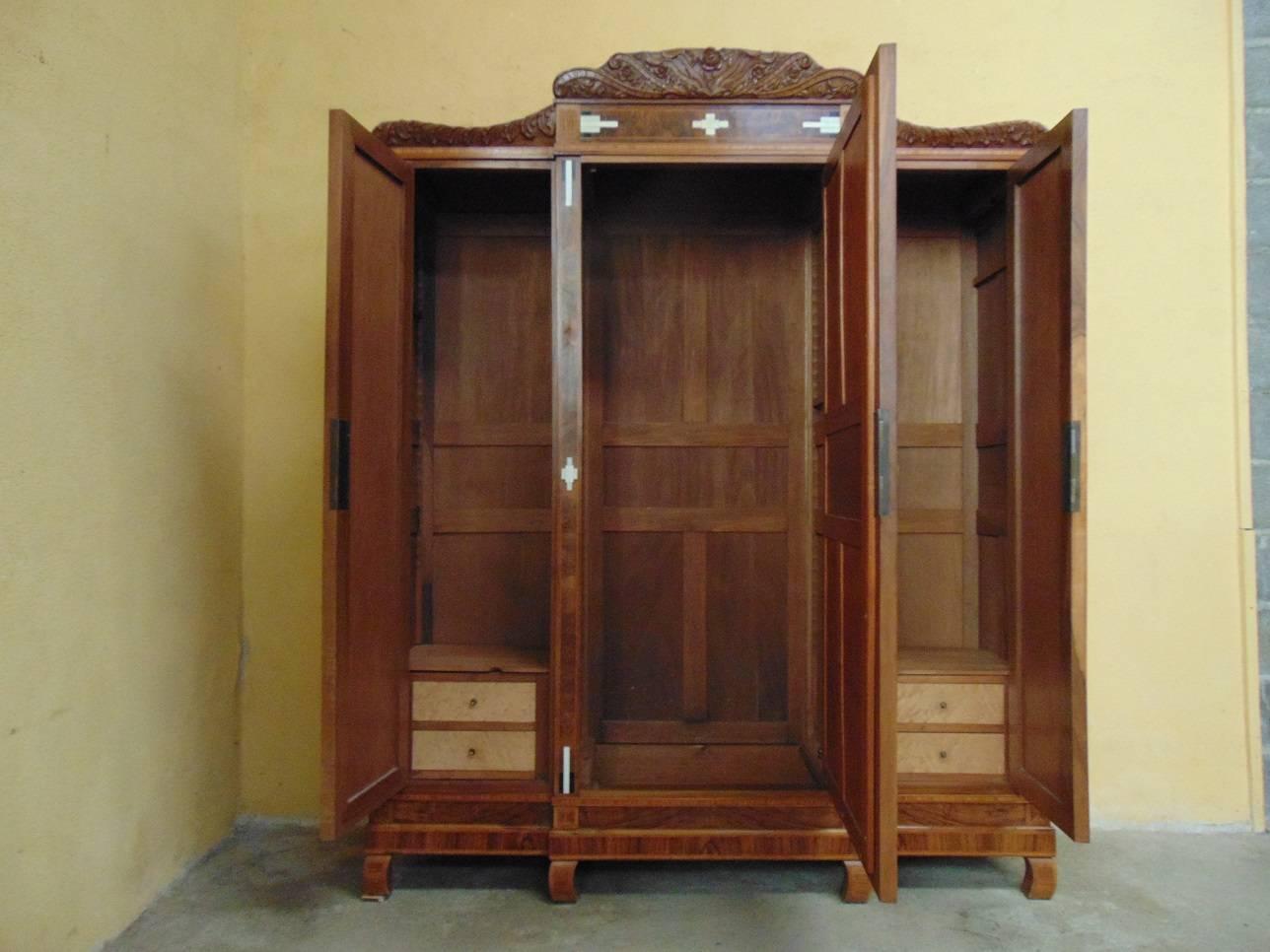 Walnut Art Deco Bedroom Suite, circa 1930 For Sale