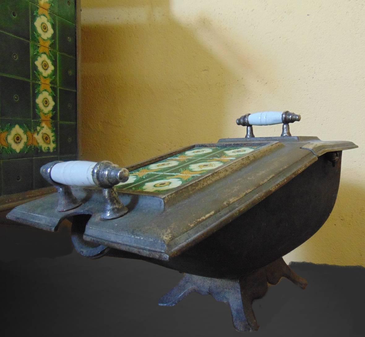 Faience Range Cooker Tiled with Matching Coal Scuttle, circa 1900