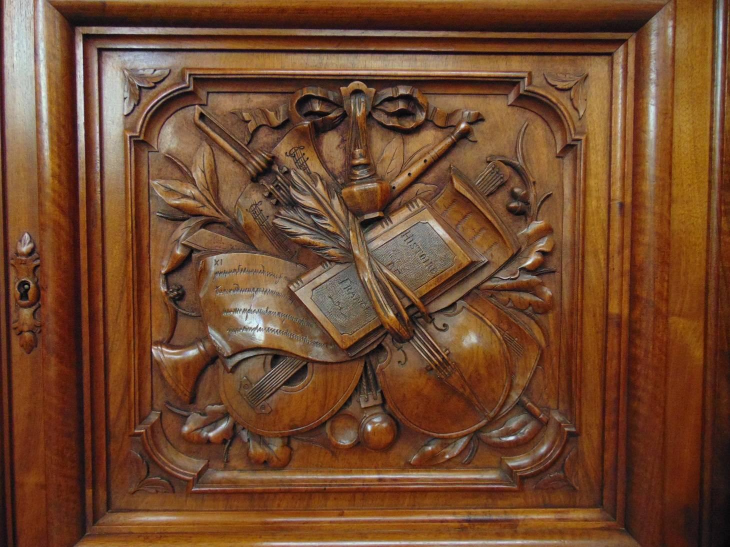 Bookcase Hand-Carved Style Louis XIII, circa 1880 (Walnuss)