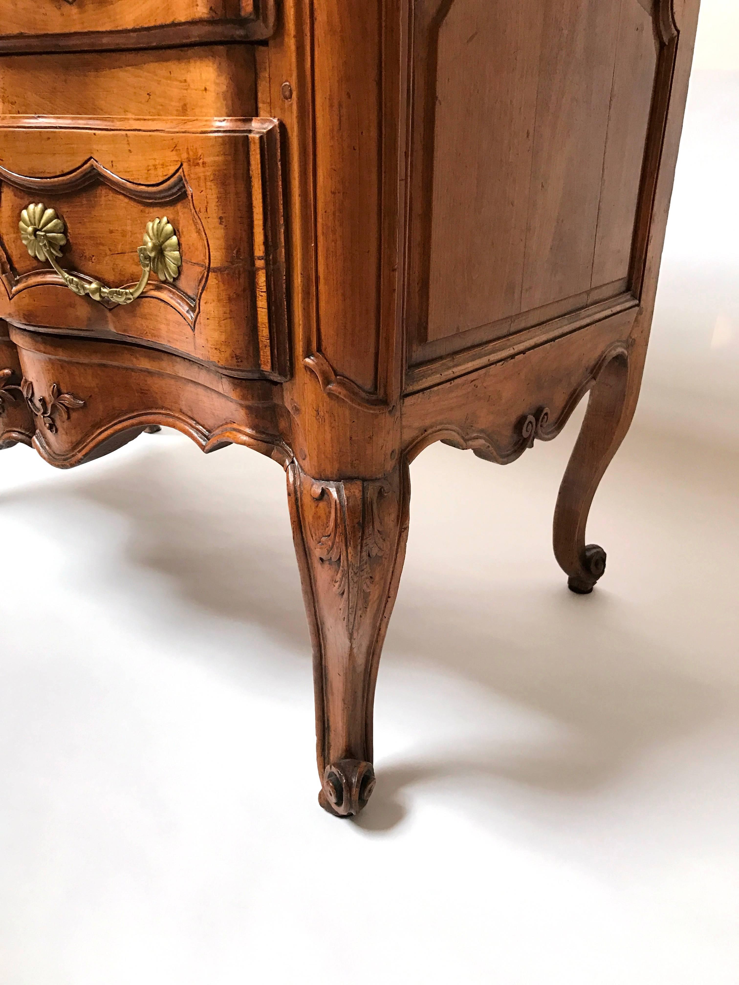 Period Regence Cherrywood Commode In Excellent Condition For Sale In Dallas, TX