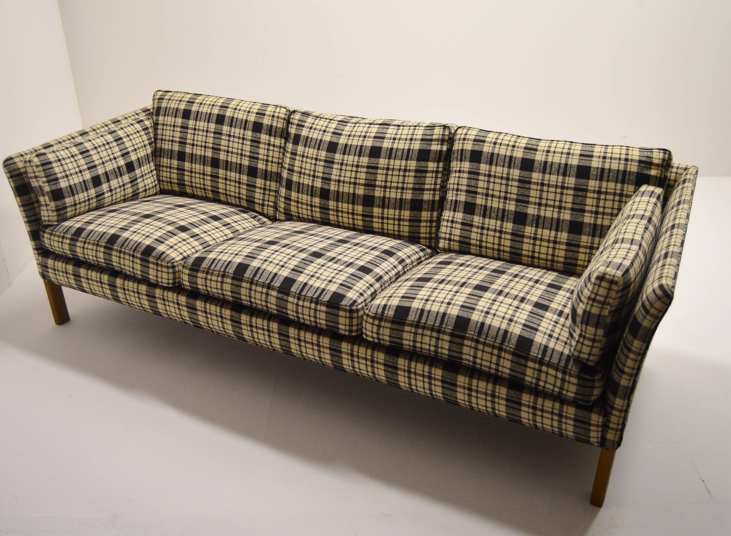 Sofa Cromwell designed by Arne Norell and produced by Norell Mobler.