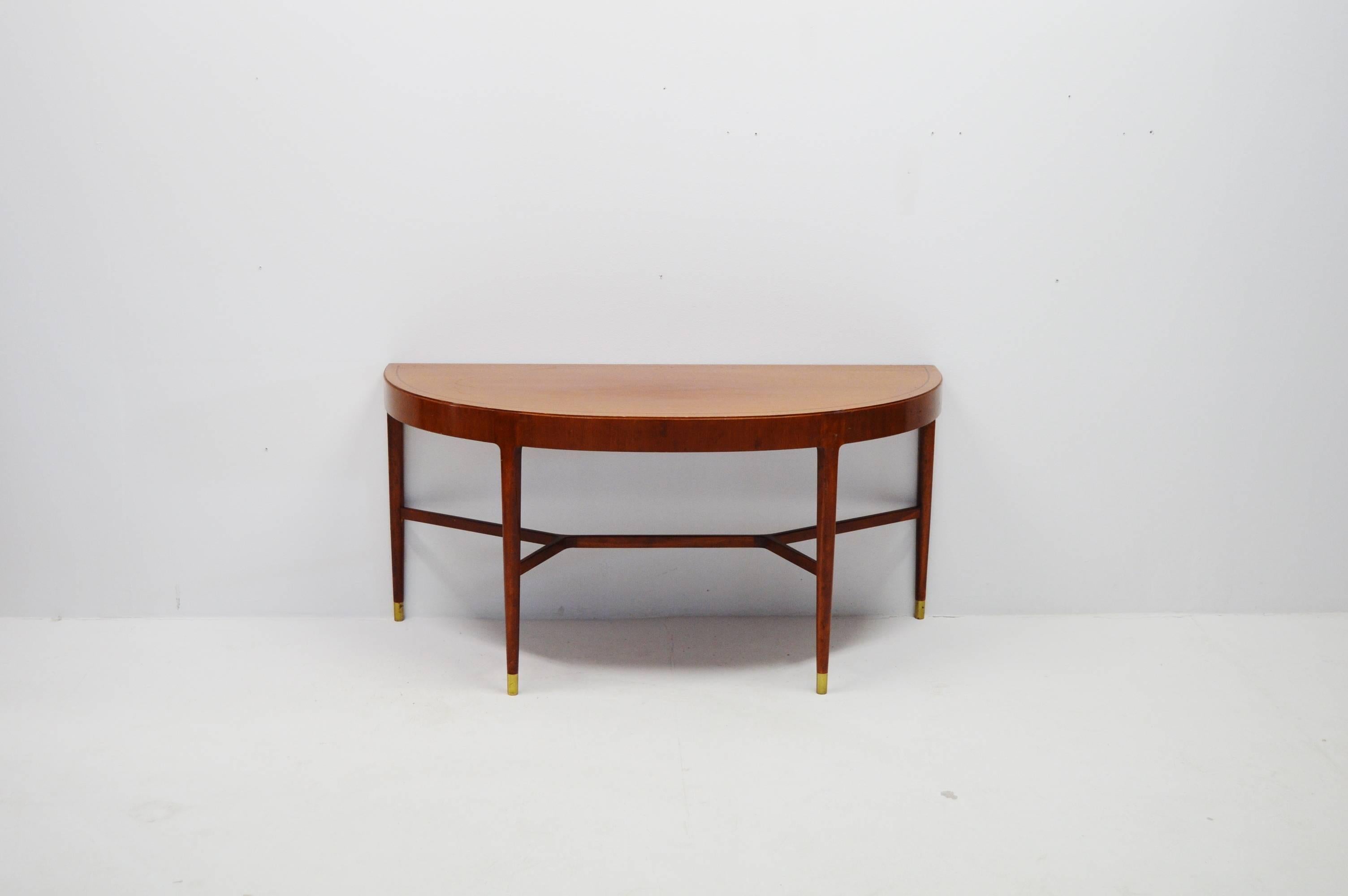 1950s Half Moon Mahogany Crescent or Console Table with Brass Fittings In Good Condition For Sale In Alvesta, SE