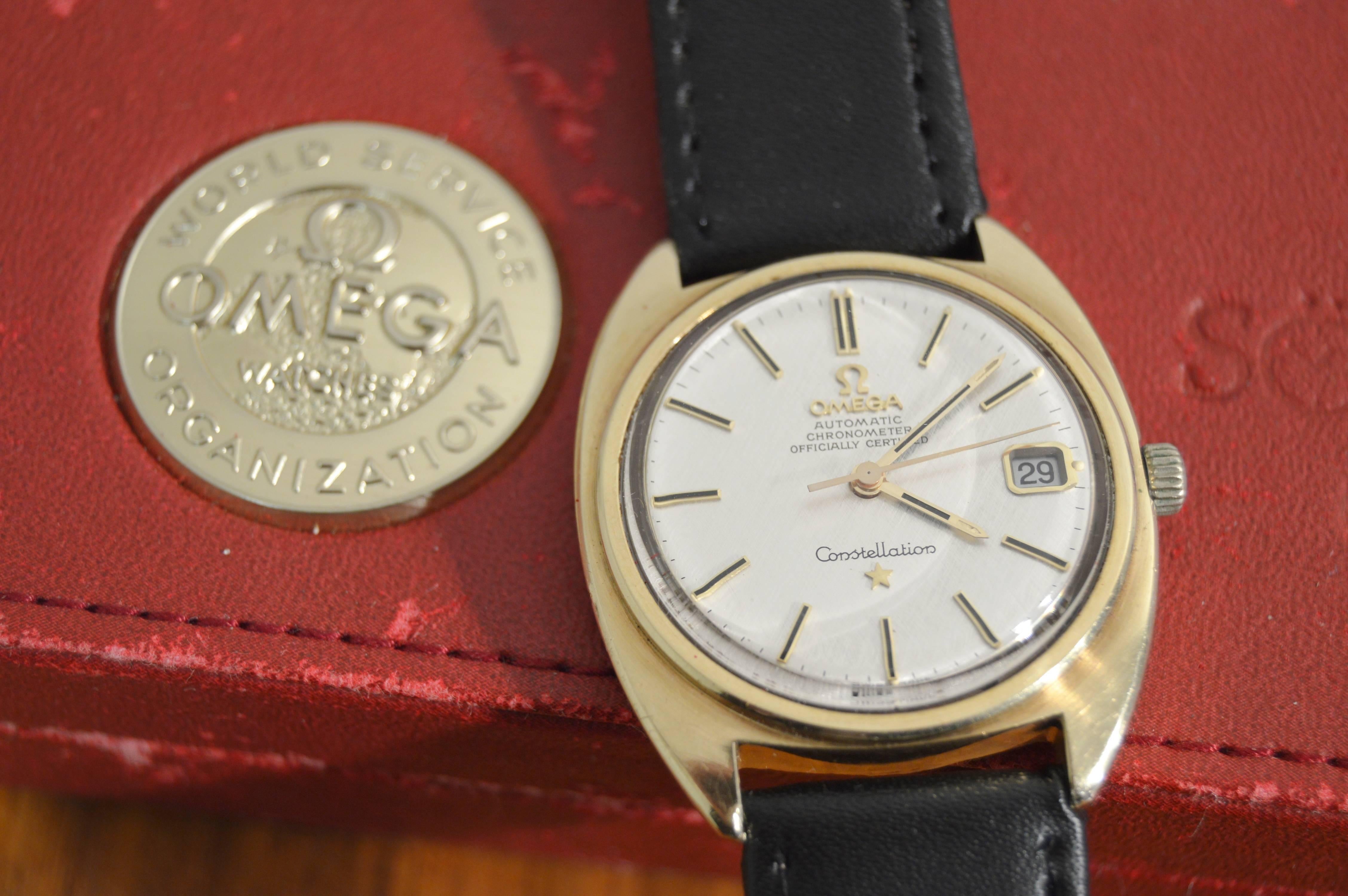 Nice omega constellation automatic from year 1970.
Caliber 564-1
Measures: Width 35 mm (excluding the crown)
Gold on stainless steel back
Box included

This watch is near 50 years old and in very good condition. It has unknown service history