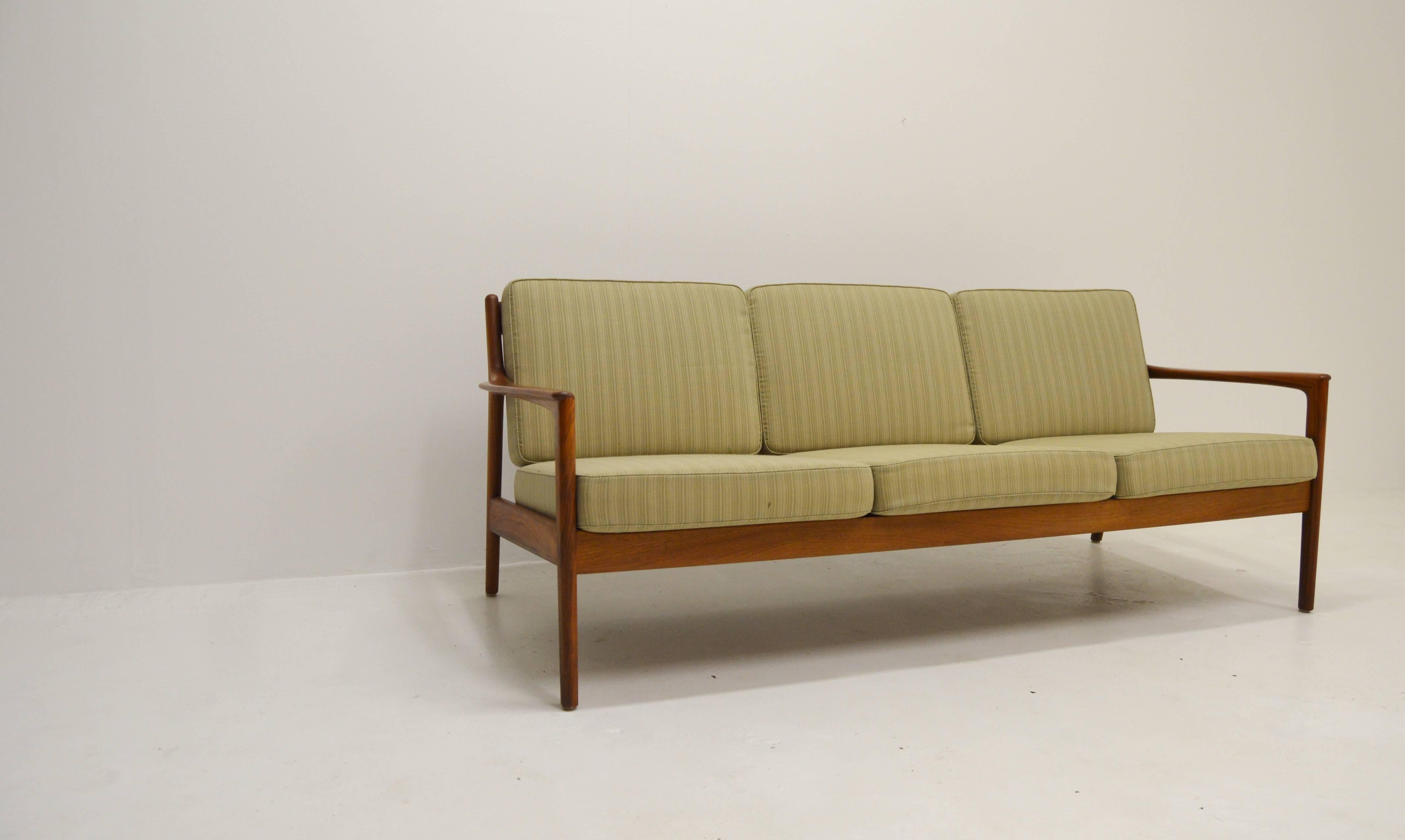 Mid-Century Modern 1960s Folke Ohlsson USA 75 Sofa by DUX For Sale