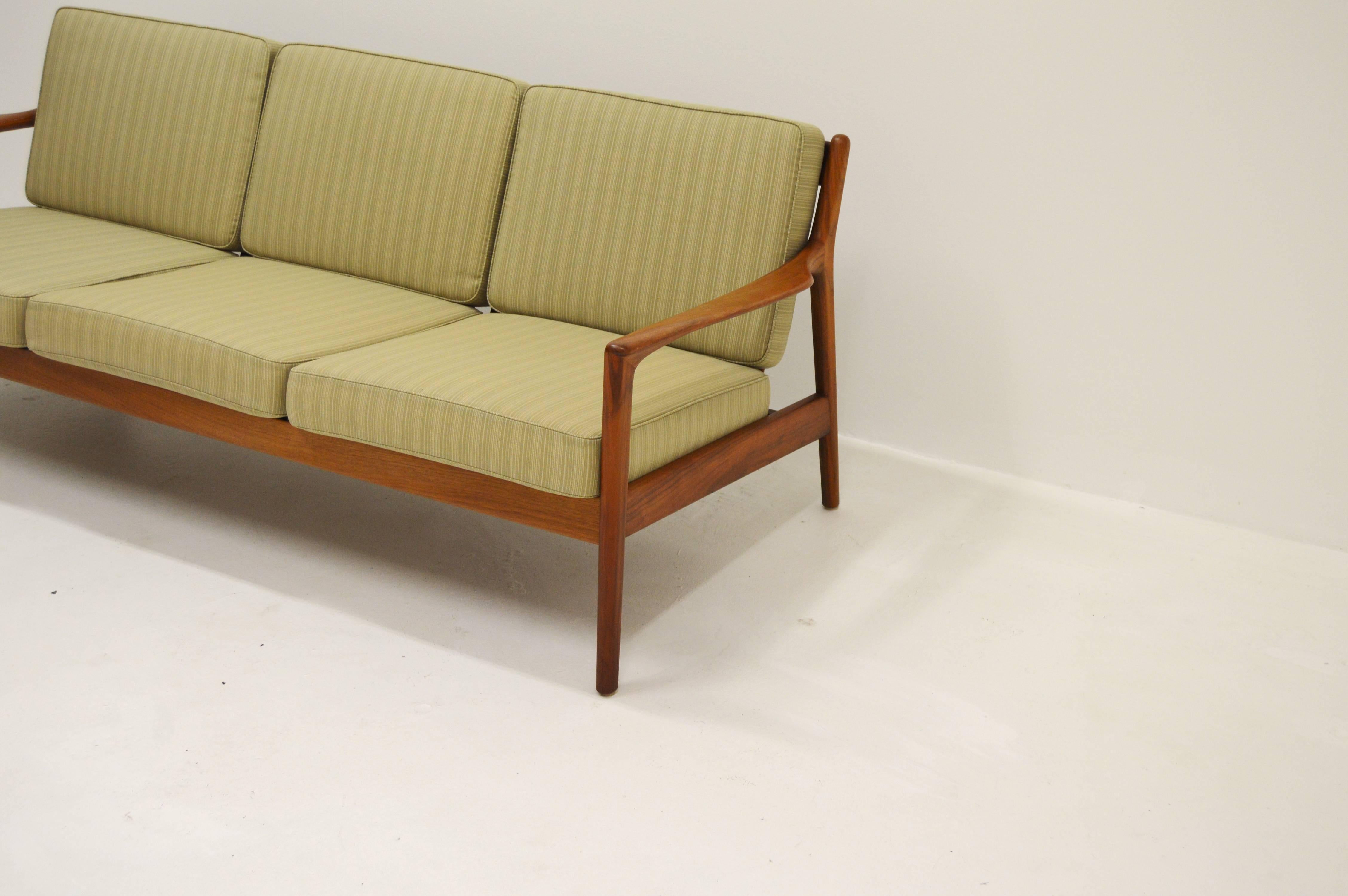 1960s Folke Ohlsson USA 75 Sofa by DUX In Good Condition For Sale In Alvesta, SE