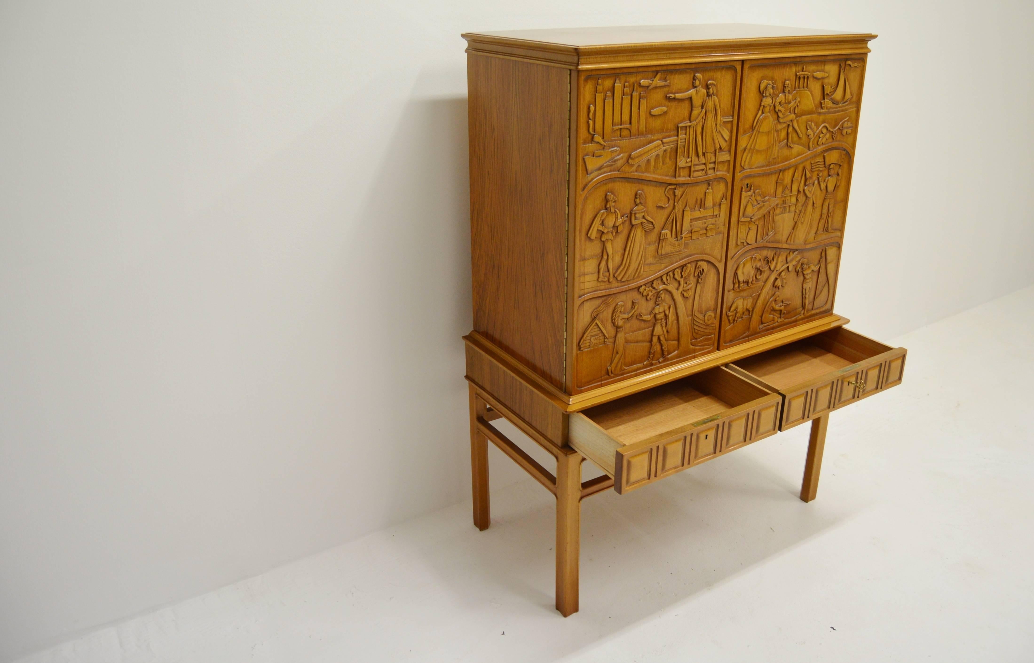 Mid-Century Modern Carved Bar Cabinet with Mirror by Eugen Höglund Vetlanda For Sale