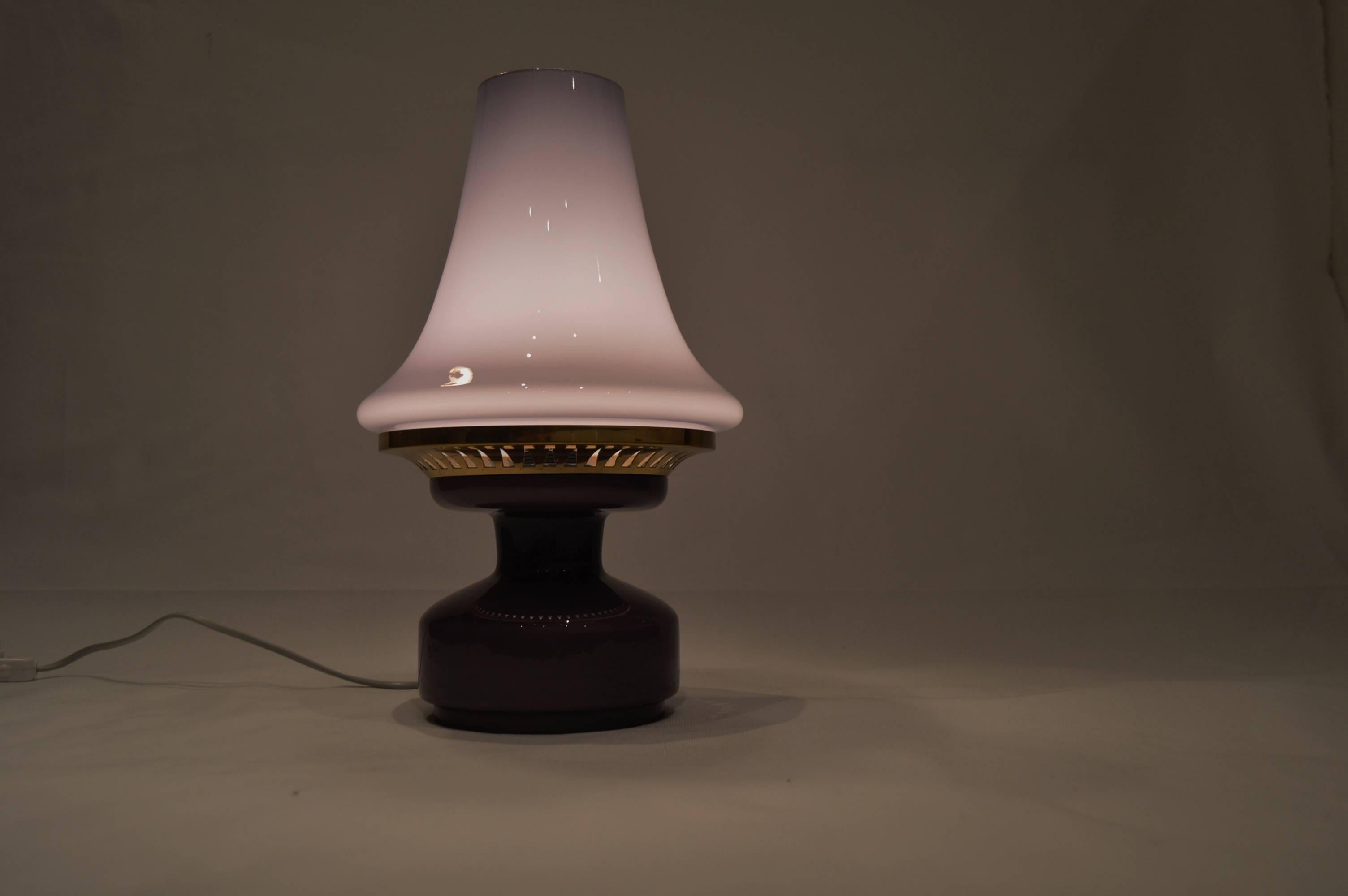 Mid-Century Modern Purple Table Lamp B124 by Hans-Agne Jakobsson AB Markaryd, Sweden For Sale
