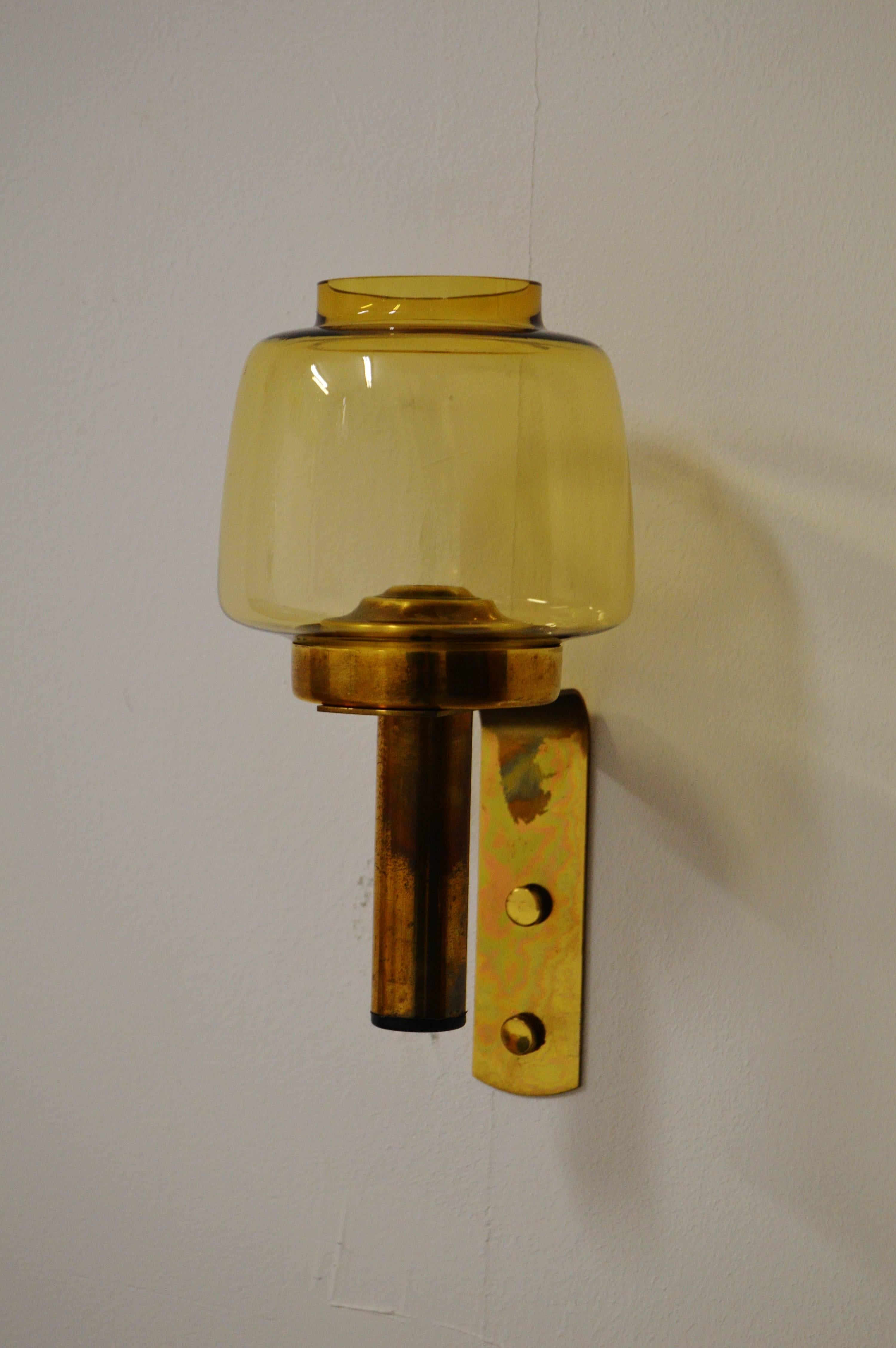 Scandinavian Modern L184 Wall-Mounted Brass and Glass Candleholder by Hans-Agne Jakobsson For Sale