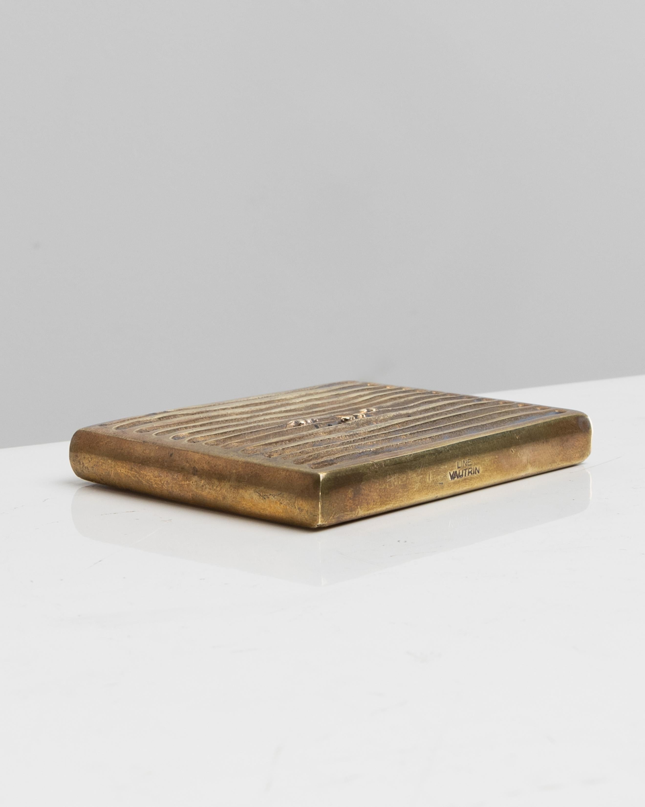 Jalousie (Eifersucht) Briefbeschwerer aus vergoldeter Bronze von Line Vautrin (20. Jahrhundert) im Angebot