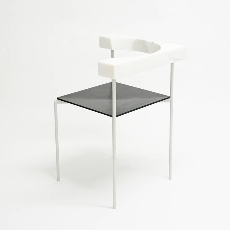 Contemporary Corner Chair in Marble In Excellent Condition For Sale In Brussels, BE