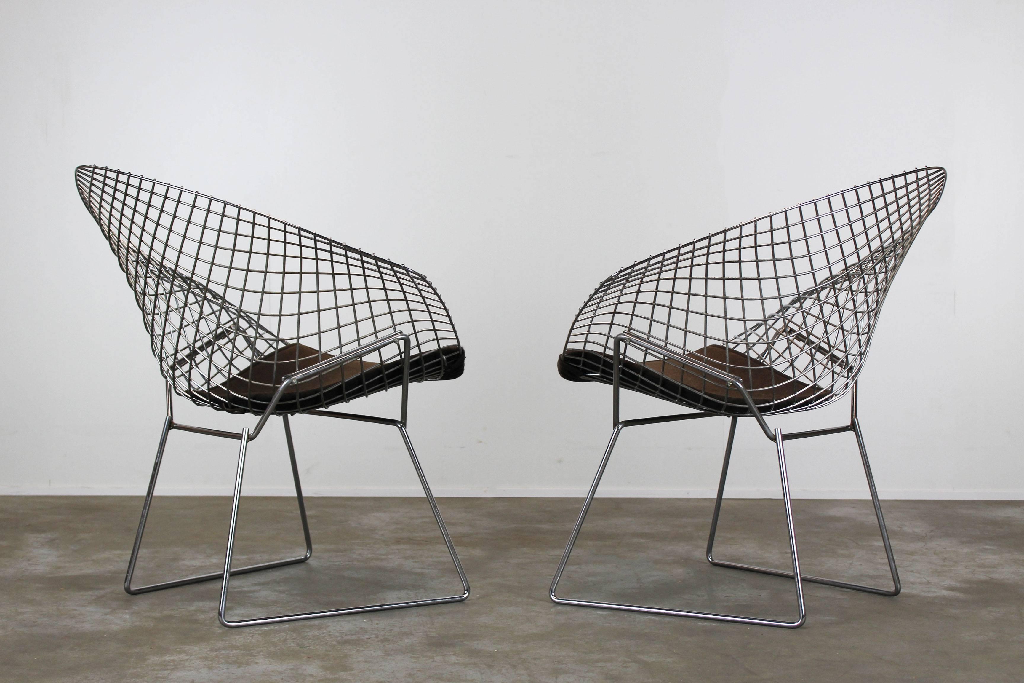 Set of Two Chrome Diamond Chairs by Harry Bertoia for Knoll, 1970, Grey In Good Condition In Ijzendijke, NL