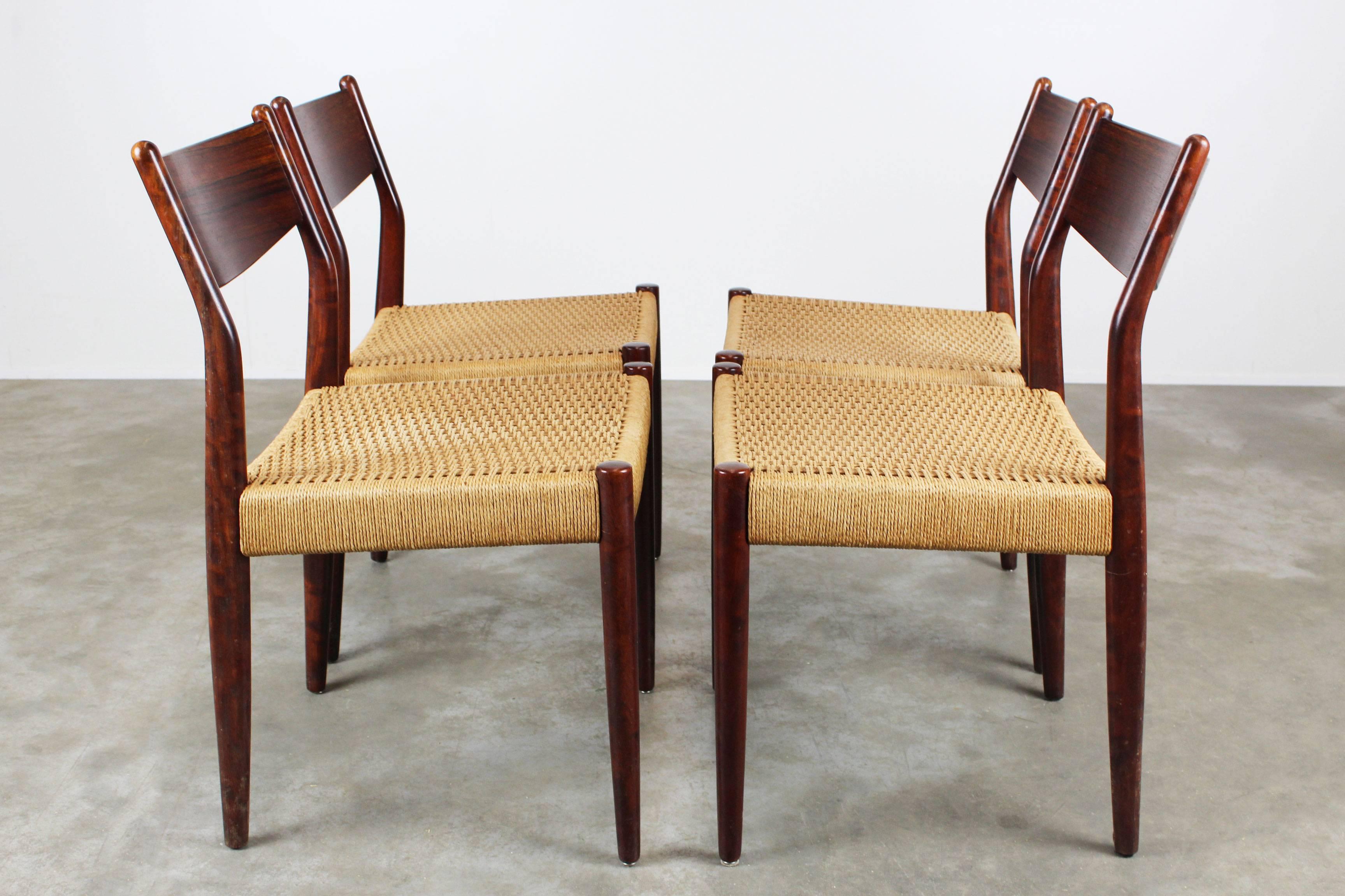 Set of Four Dutch Dining Chairs in Rosewood and Papercord by Pastoe Brown Beige 4