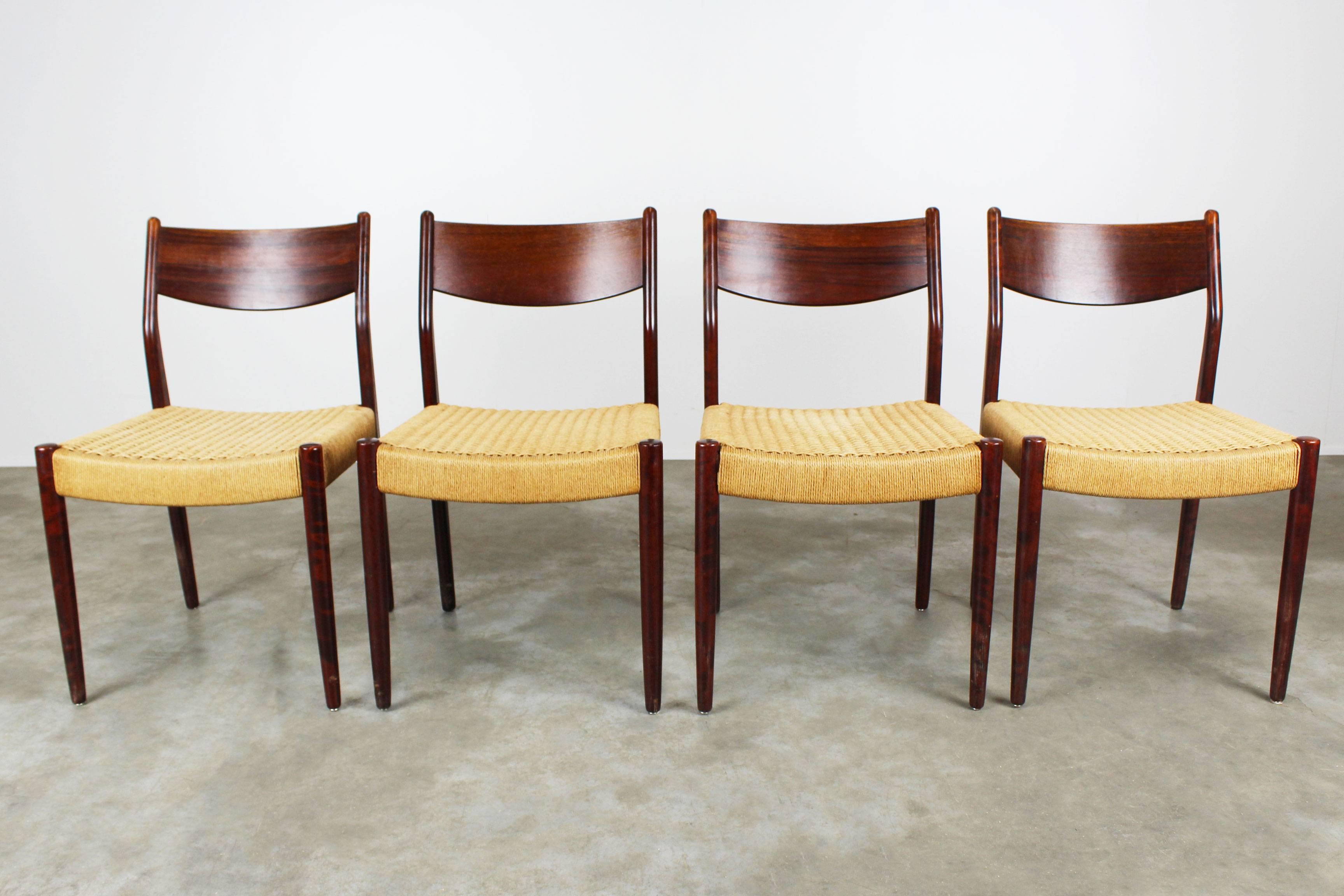 Set of Four Dutch Dining Chairs in Rosewood and Papercord by Pastoe Brown Beige 5