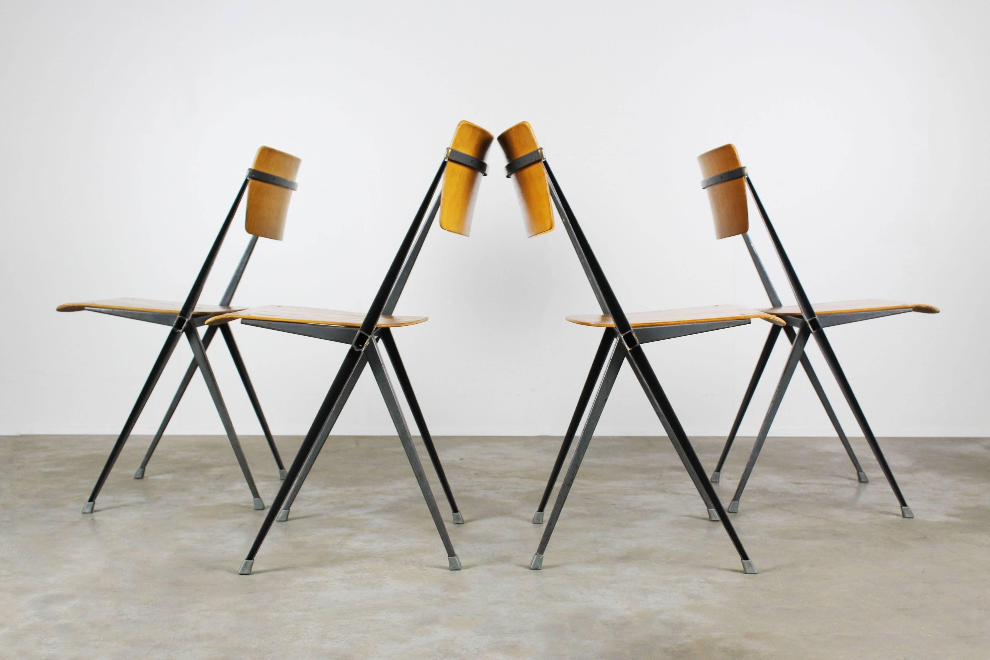 Mid-Century Modern Set of Four Pyramid Chairs Designed by Wim Rietveld for Ahrend de Cirkel, 1963 For Sale