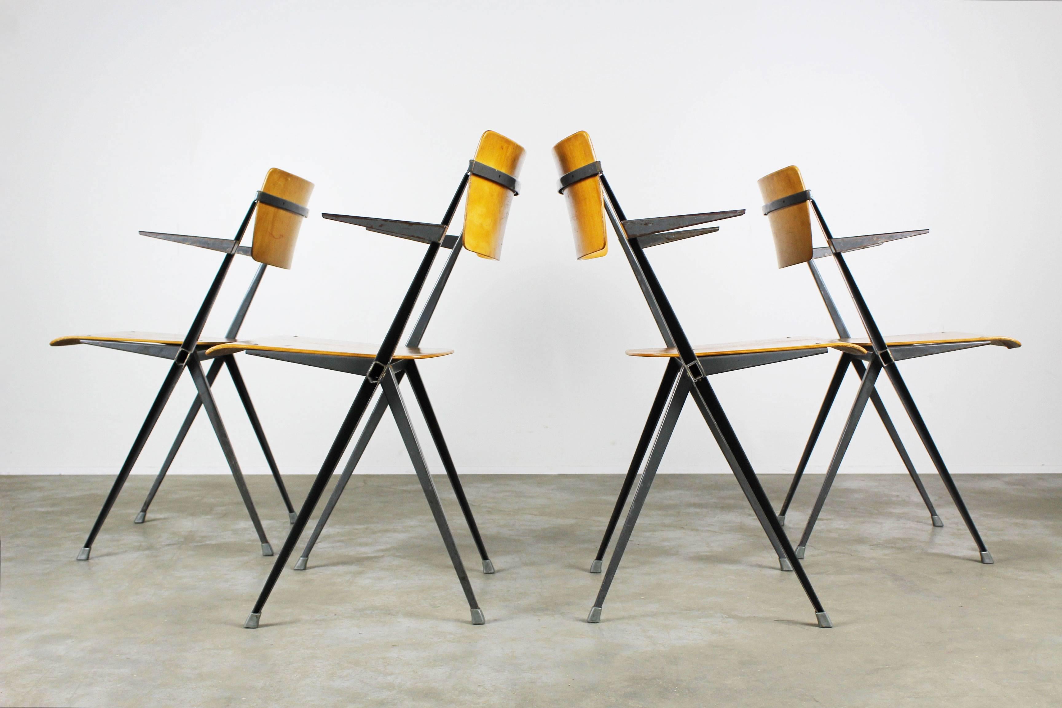 Mid-Century Modern Set of Four Pyramid Chairs with Armrests Designed, Wim Rietveld, 1963 Grey Blue For Sale