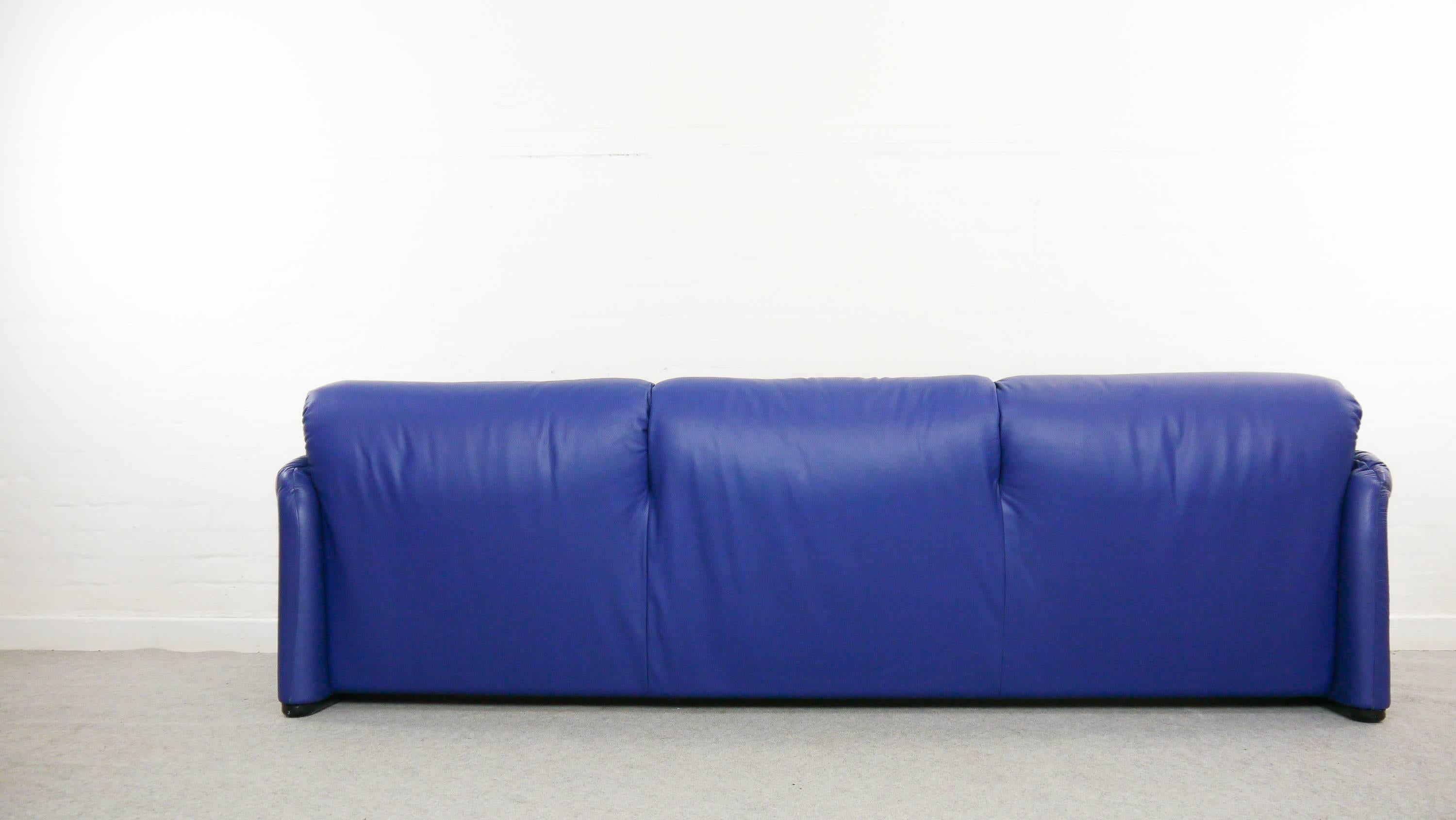 Late 20th Century Cassina Maralunga Three-Seat Sofa in Blue Leather by Vico Magistretti