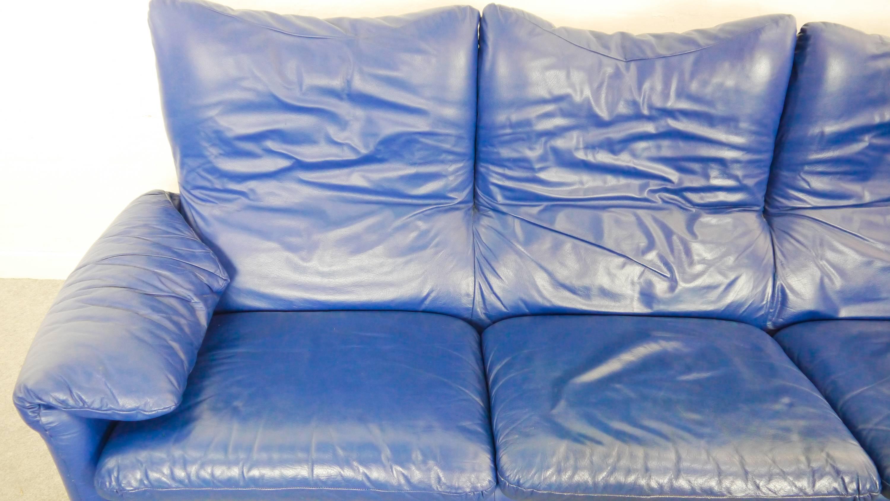 Cassina Maralunga Three-Seat Sofa in Blue Leather by Vico Magistretti 2
