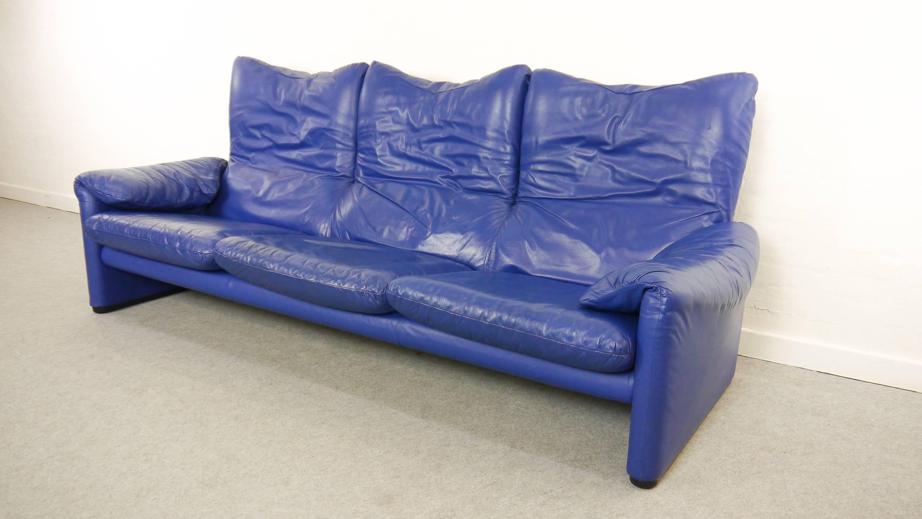Iconic Design
Three-seat sofa, model 