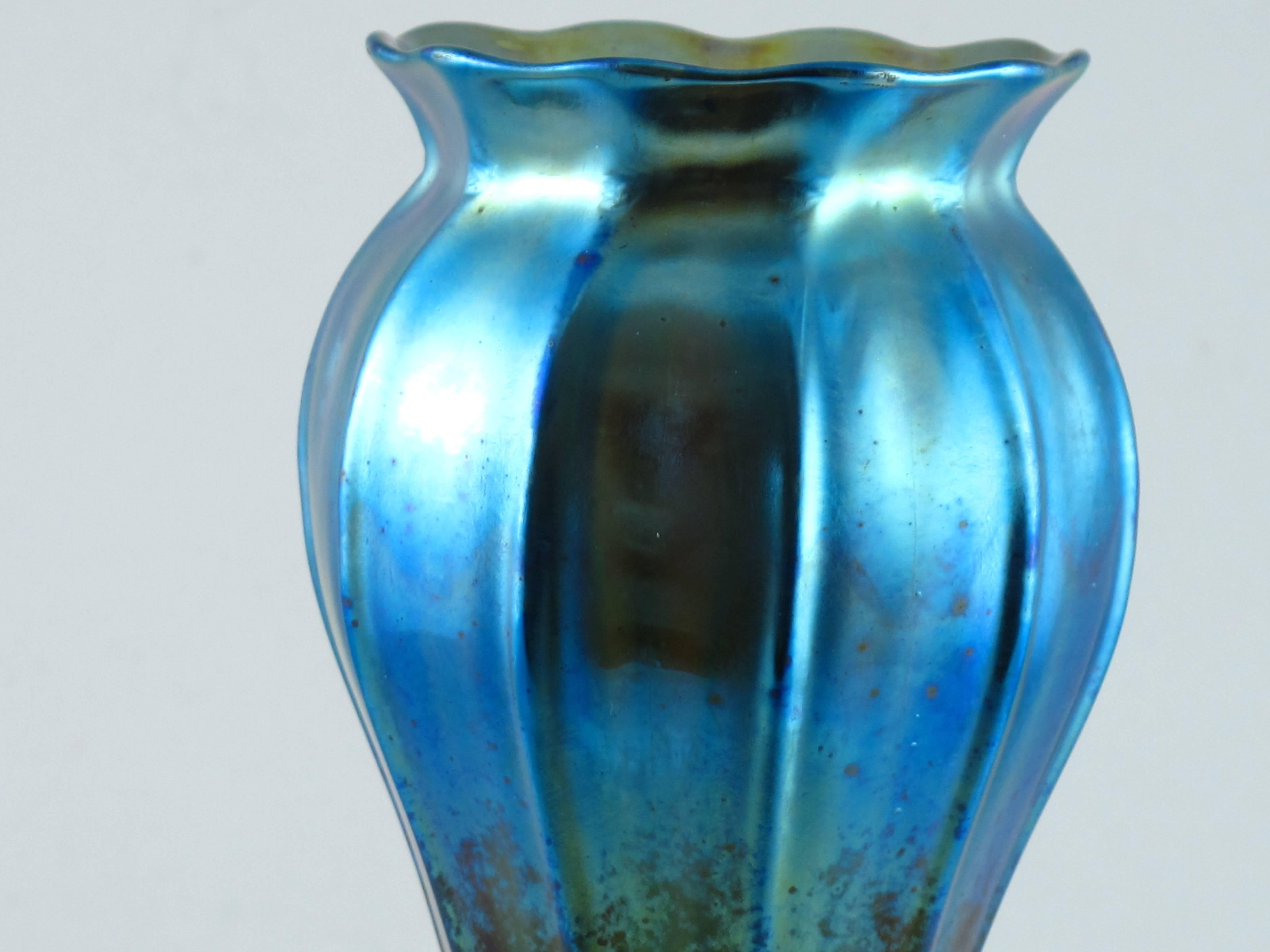 Art Nouveau Tiffany Favrile Footed Stemmed Floriform Vase In Good Condition For Sale In Elswick, GB