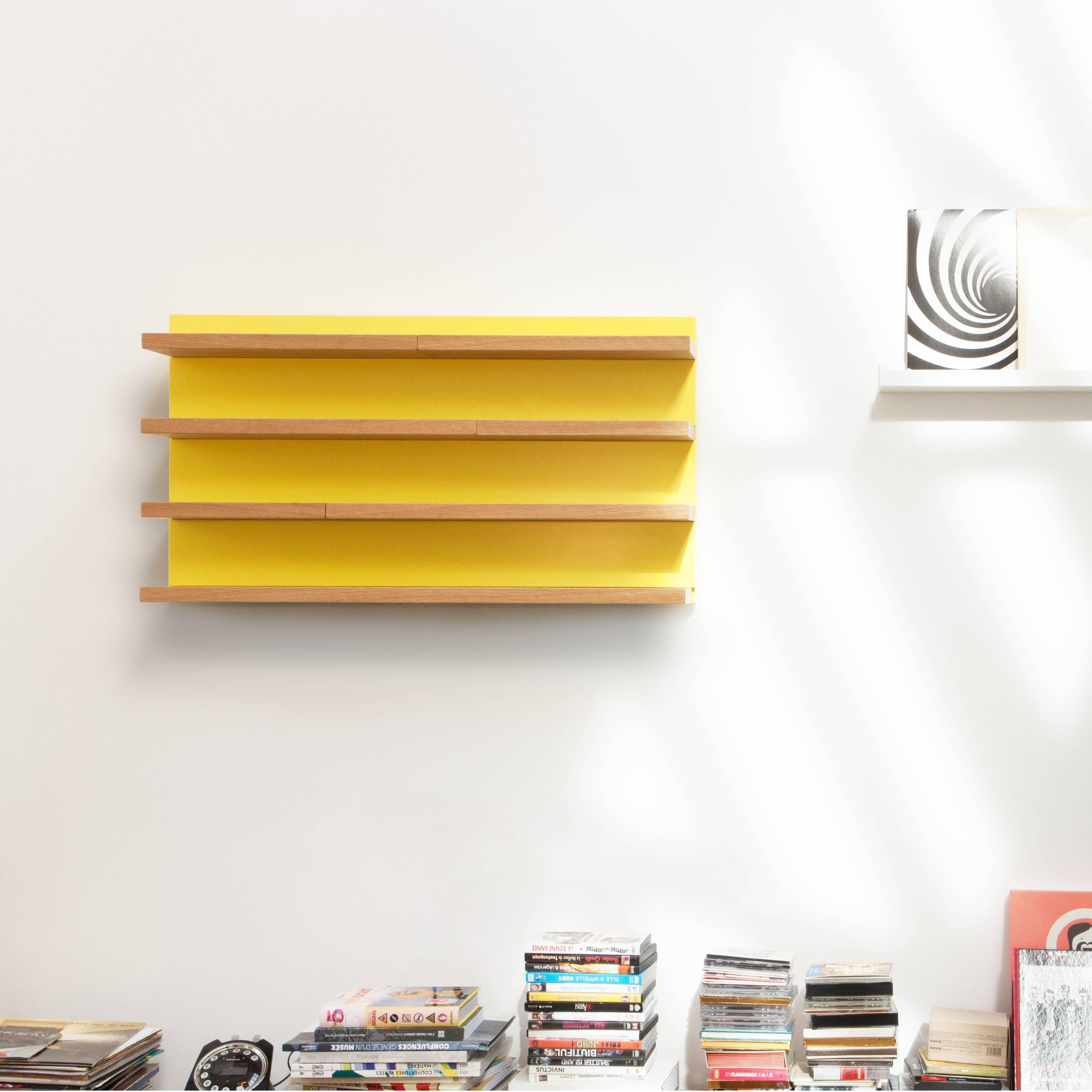 Lacquered Contemporary sliding shelves by A. Louchart in oak, lacquered, customizable For Sale