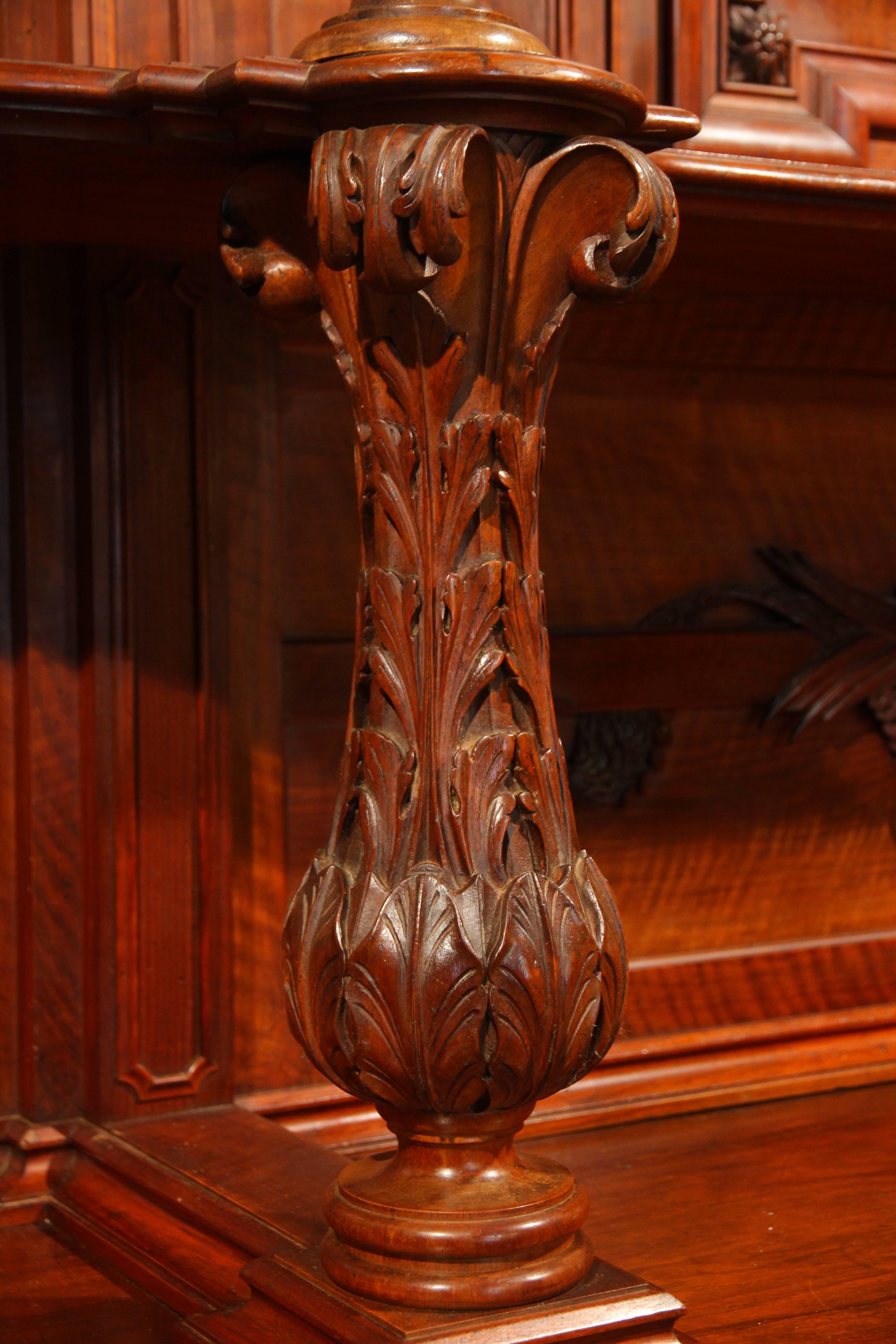 Mid-19th Century Huge Cynegetic or Hunting Dresser in Solid Walnut and Walnut Plywood on Solid For Sale