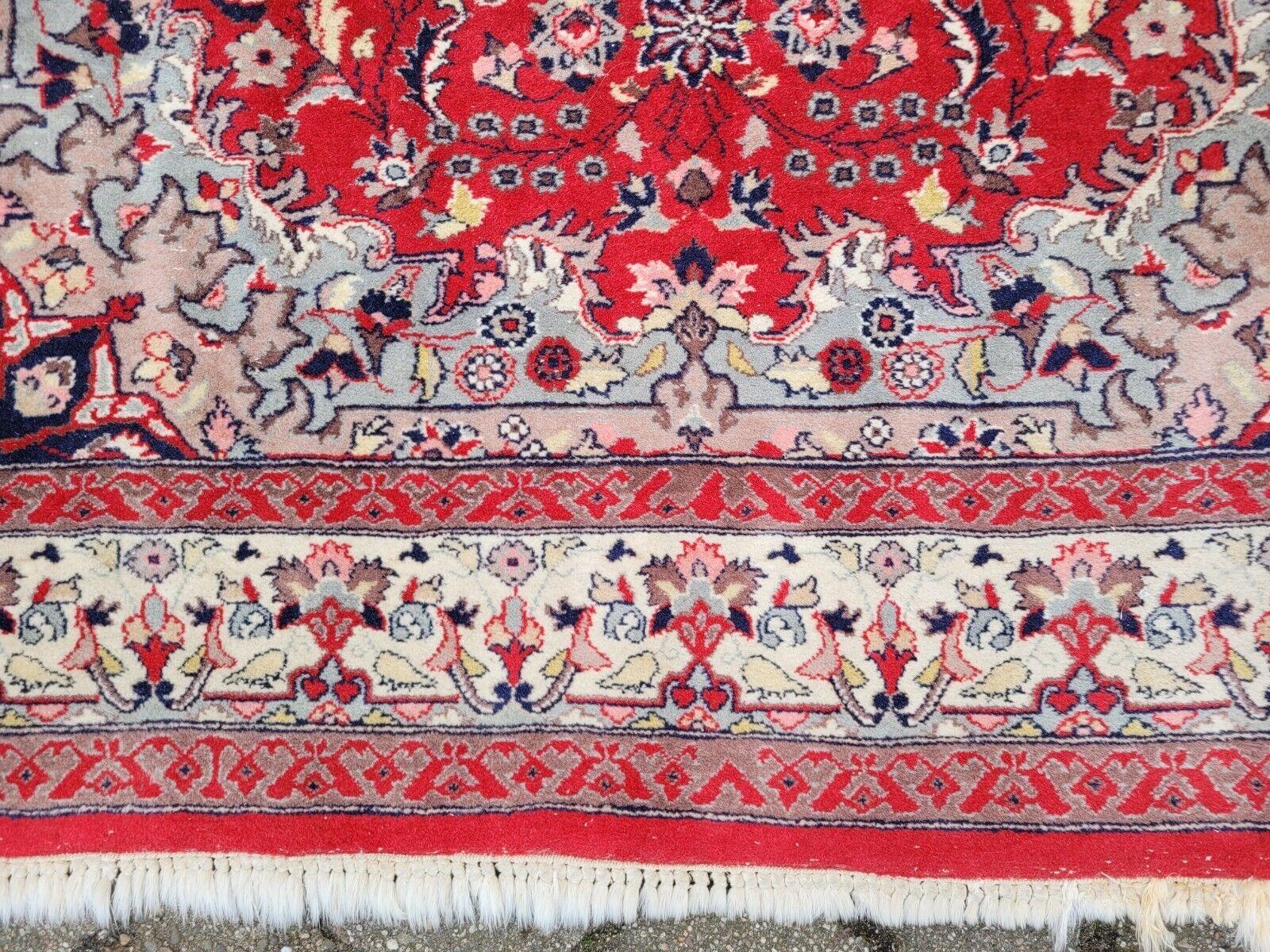 Tappeto Sarouk persiano vintage fatto a mano 4' x 6.4' (123cm x 194cm) anni '60 - 2K13 in vendita 2