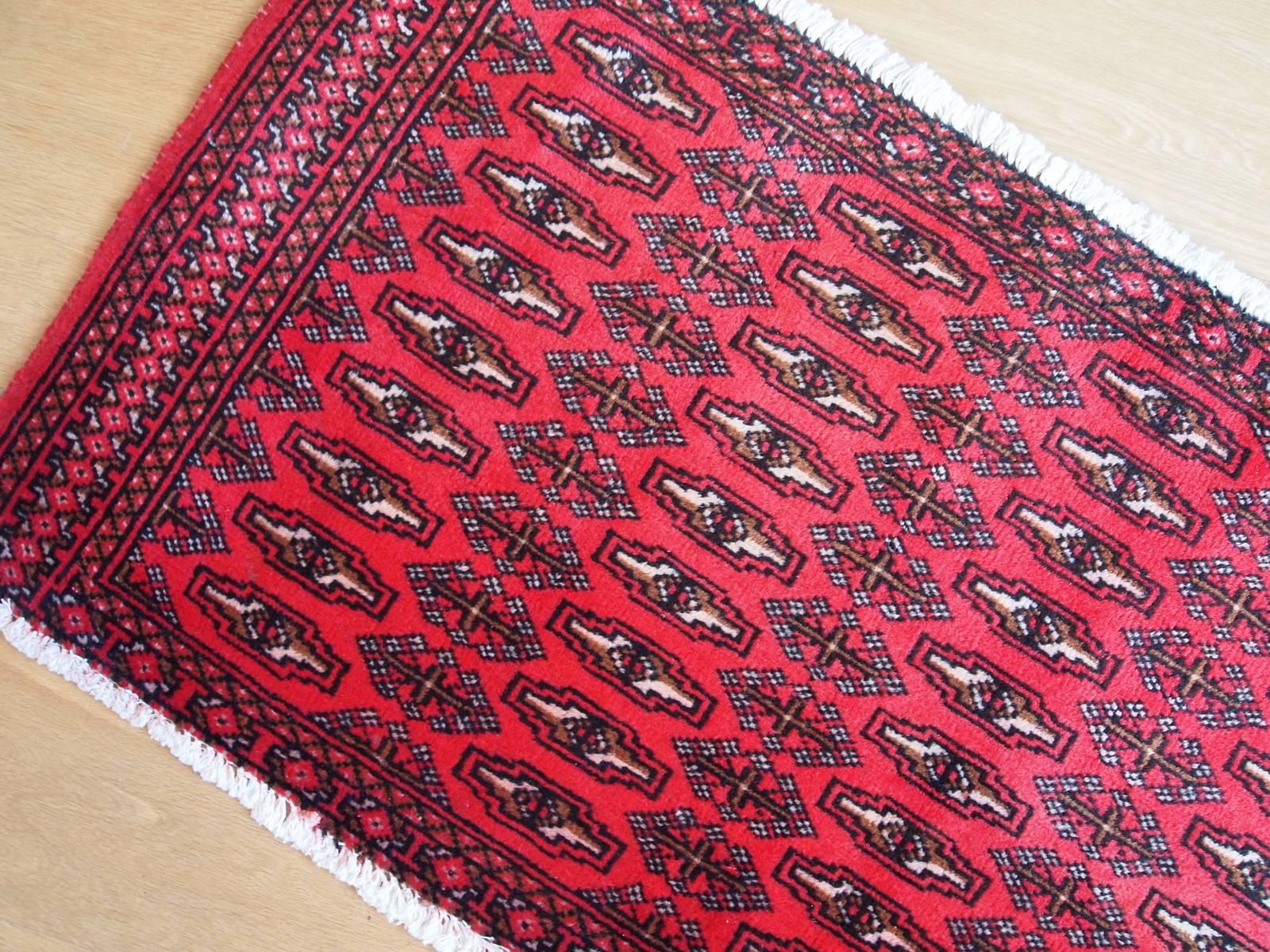 Handmade Vintage Turkmen Tekke Oriental Rug, 1970s, 1C207 In Good Condition In Bordeaux, FR