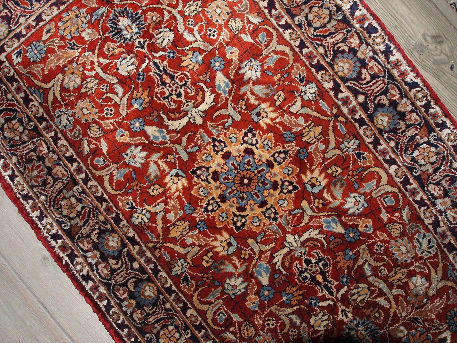 Handmade Vintage Indian Silk Qum Style Oriental Rug, 1980s In Excellent Condition In Bordeaux, FR