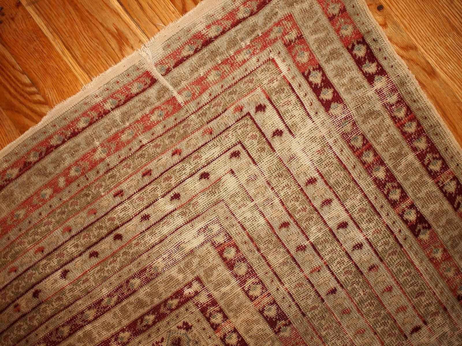 Handmade Turkish Ghurdes Rug, 1870s, 1B427 In Fair Condition For Sale In Bordeaux, FR