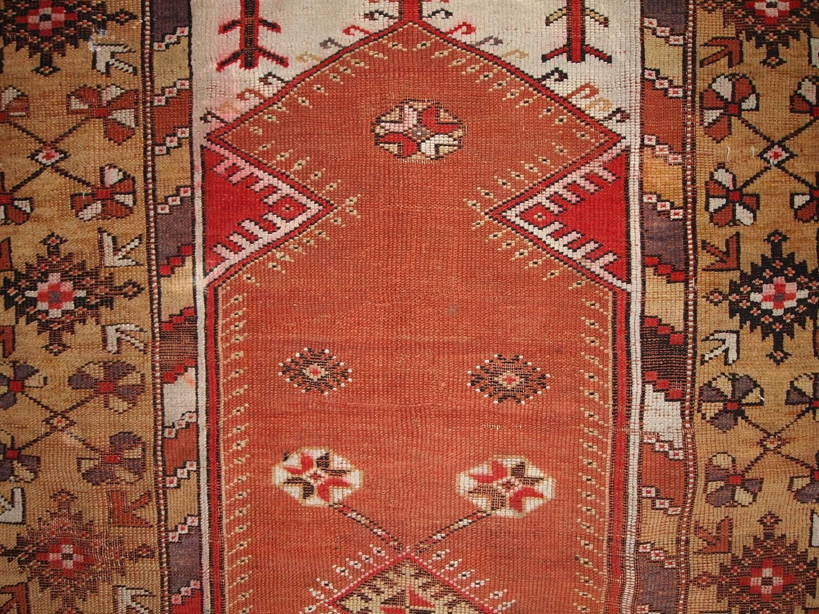Handmade Antique Prayer Turkish Melas Rug, 1920s, 1C316 In Fair Condition In Bordeaux, FR