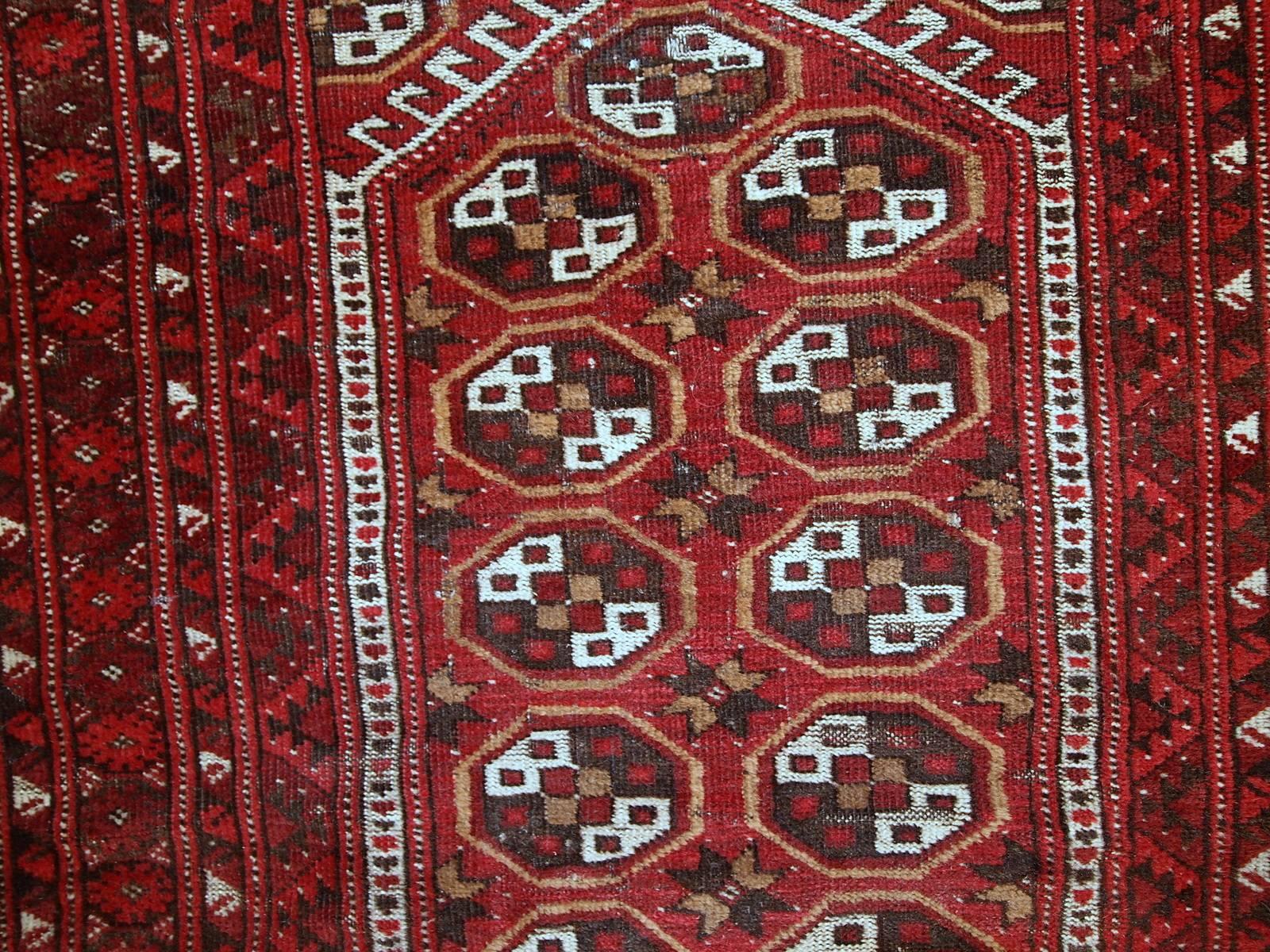 Handmade Antique Prayer Afghan Adraskand Rug, 1920s, 1C346 In Fair Condition For Sale In Bordeaux, FR