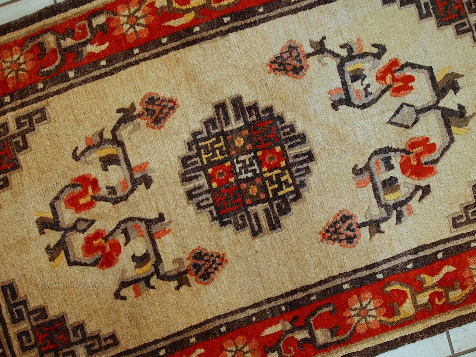 Tappeto mongolo vintage fatto a mano, anni '70, 1C349 in vendita 1