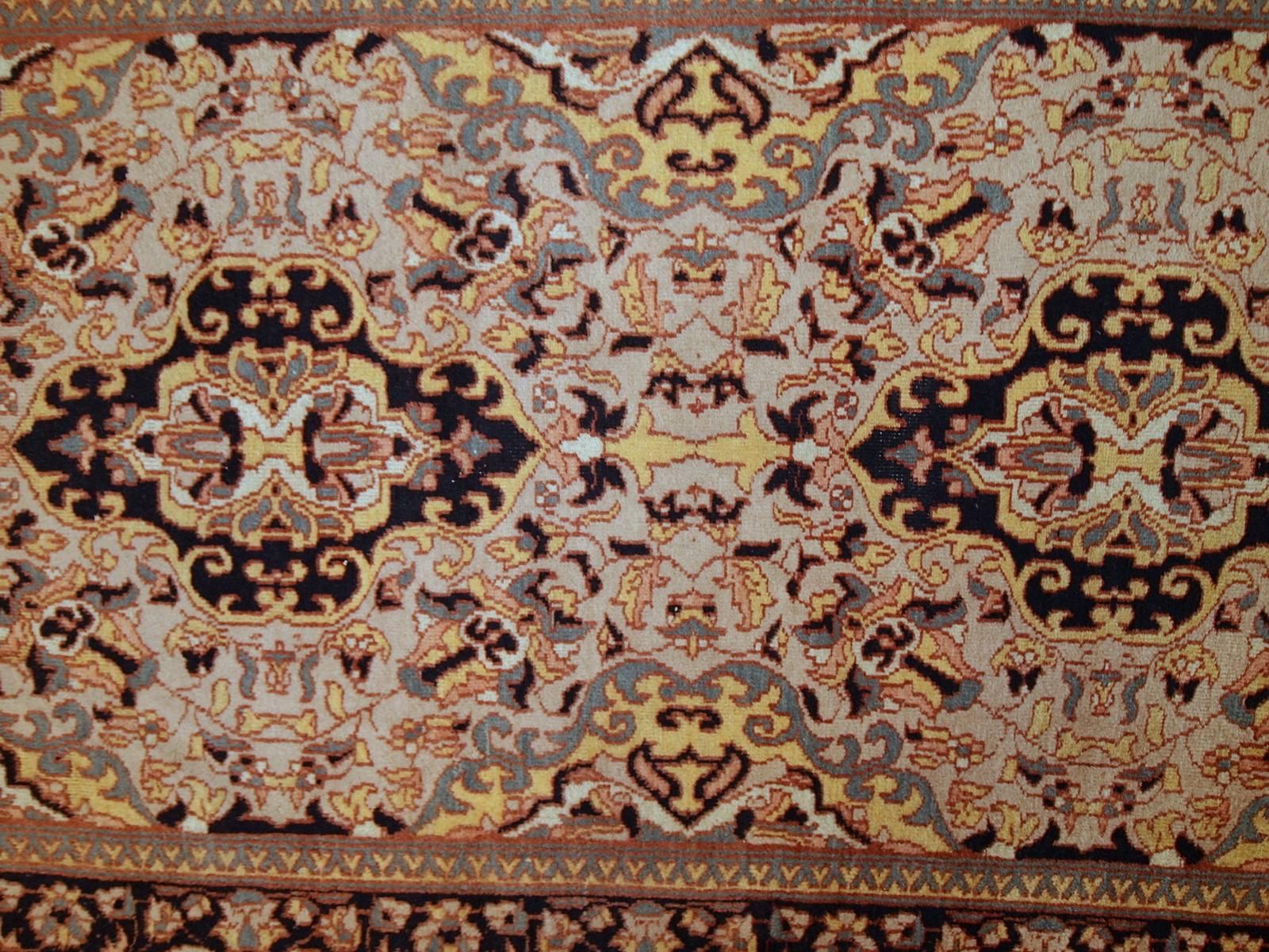 handmade pakistani rugs