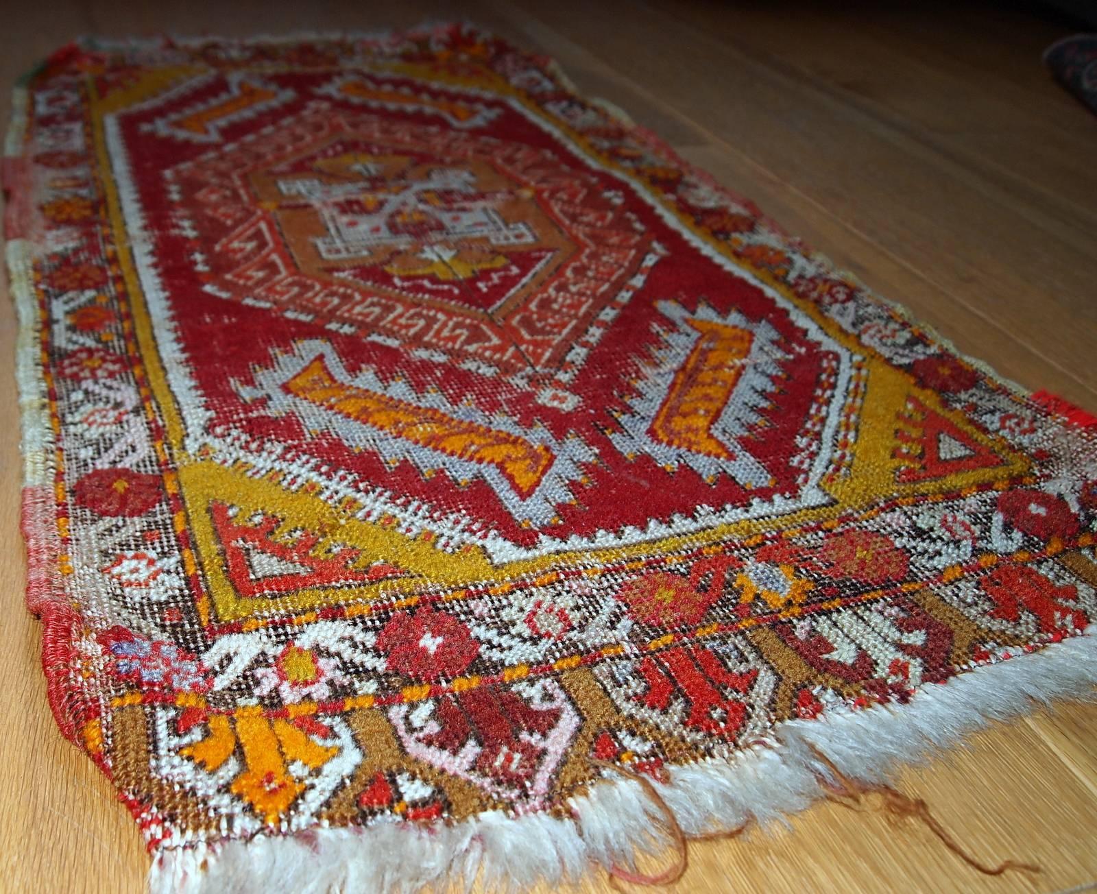 20th Century Handmade Antique Collectible Turkish Yastik Rug, 1920s, 1C371 For Sale