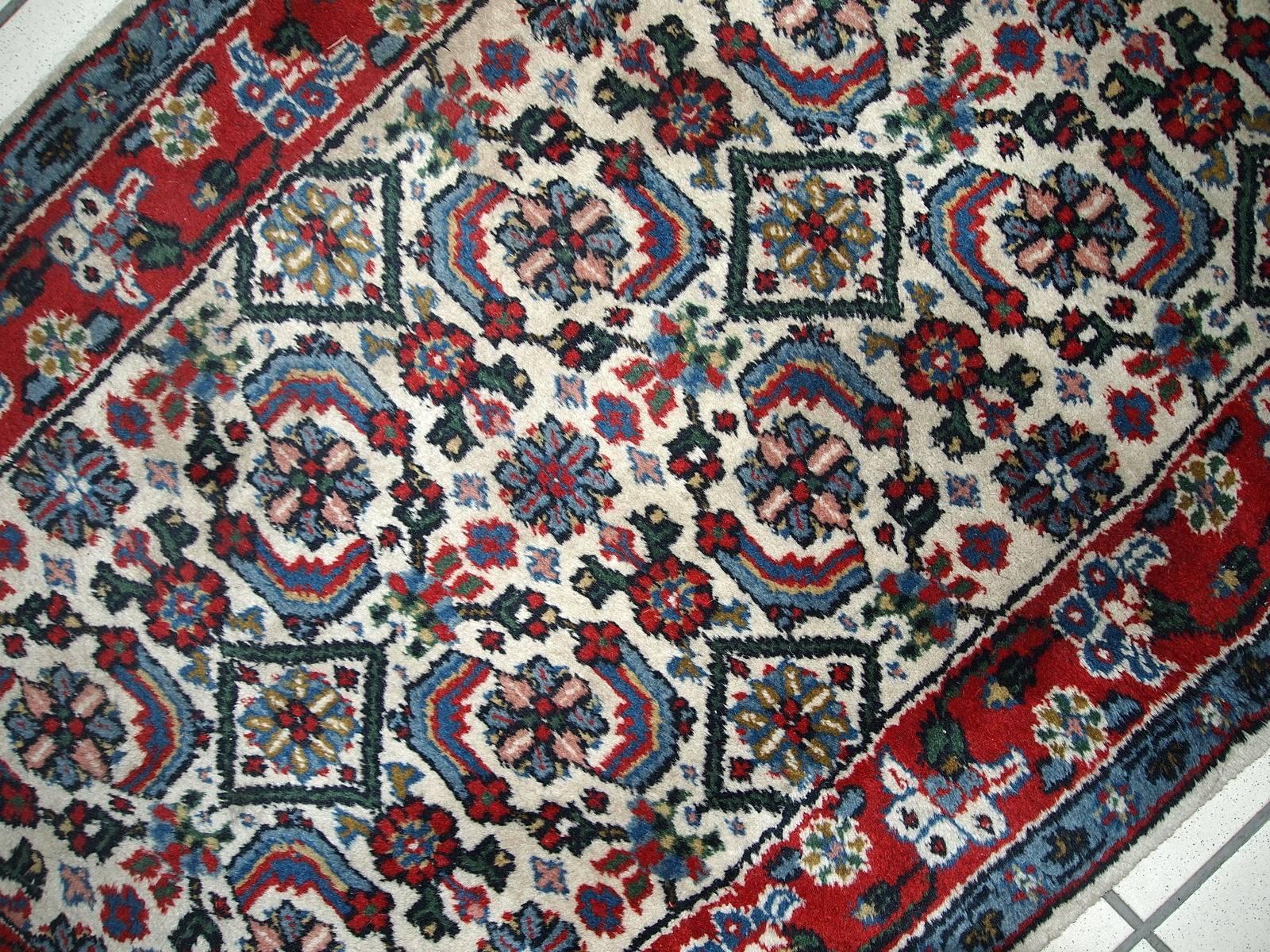 20th Century Handmade Vintage Indian Agra Rug, 1970s, 1C377 For Sale
