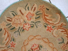 Handmade Antique American Oval Hooked Rug, 1930s