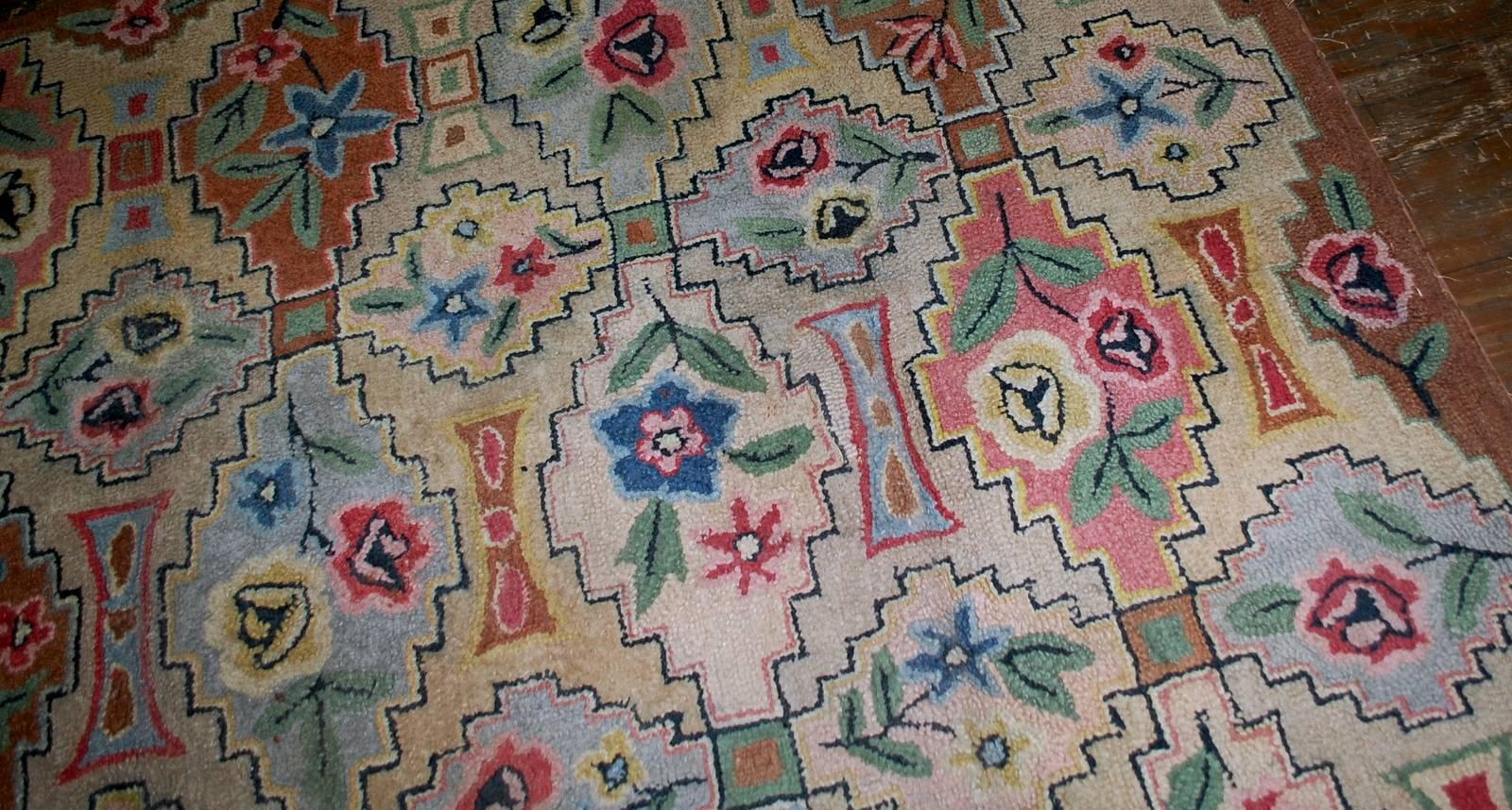 Handmade Antique American Hooked Rug, 1900s, 1B537 In Good Condition For Sale In Bordeaux, FR