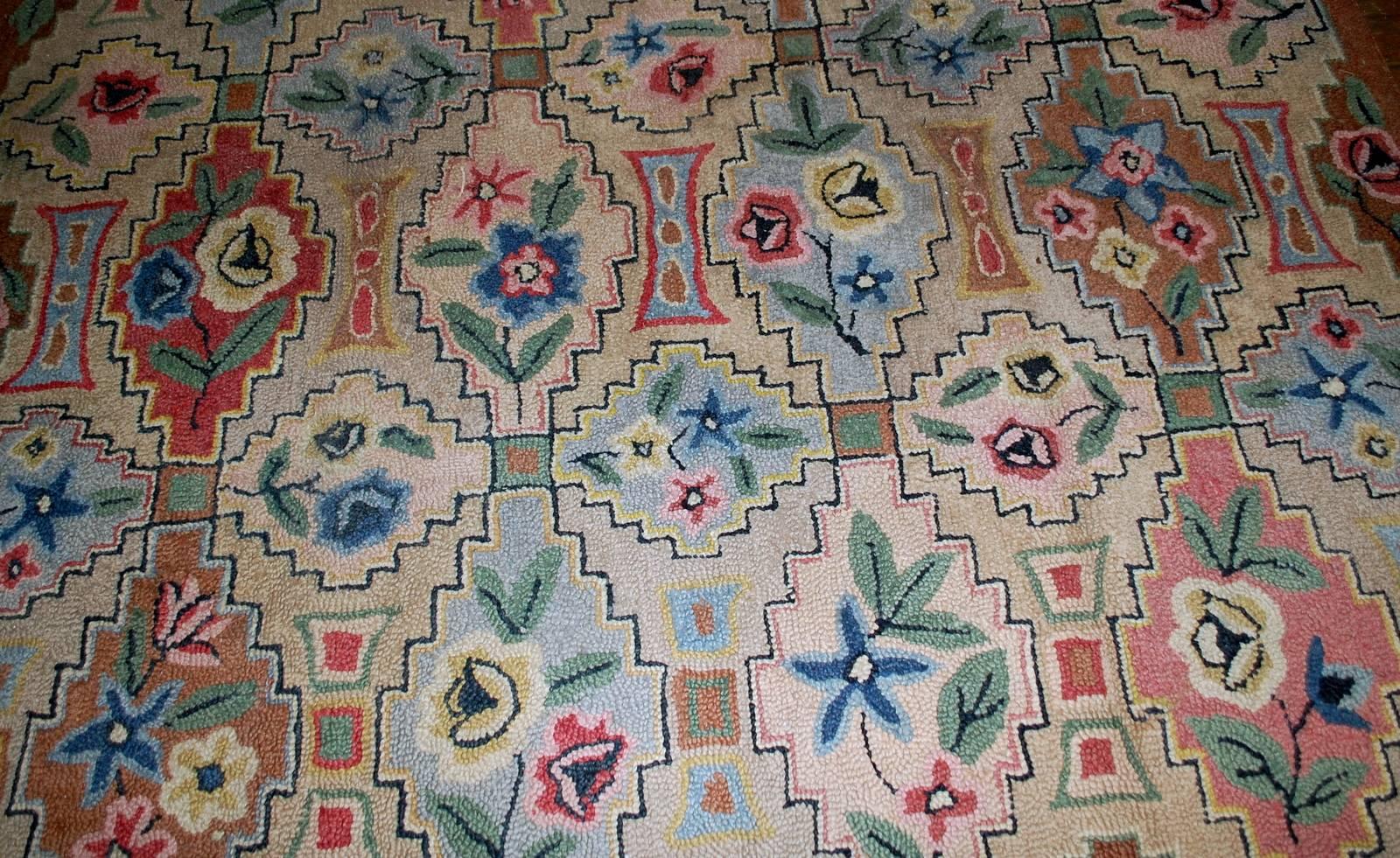 Hand-Knotted Handmade Antique American Hooked Rug, 1900s, 1B537 For Sale