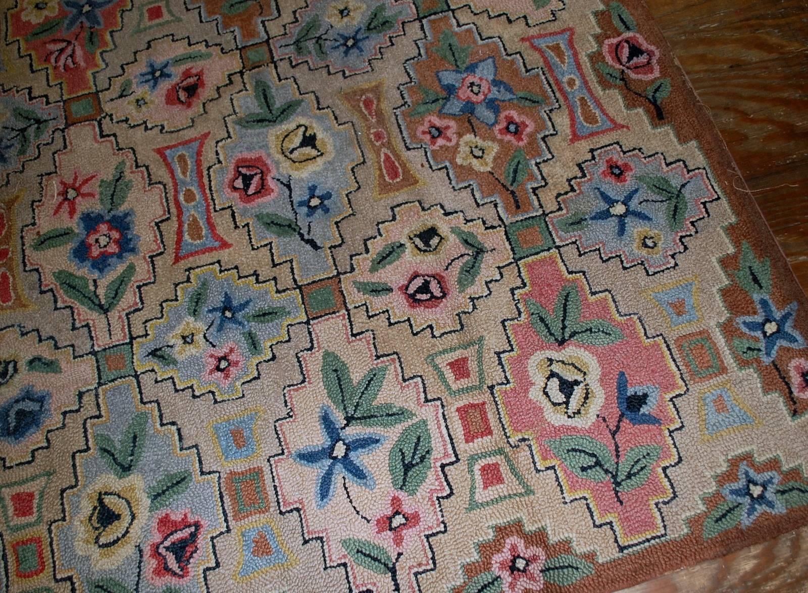 Handmade Antique American Hooked Rug, 1900s, 1B537 For Sale 1