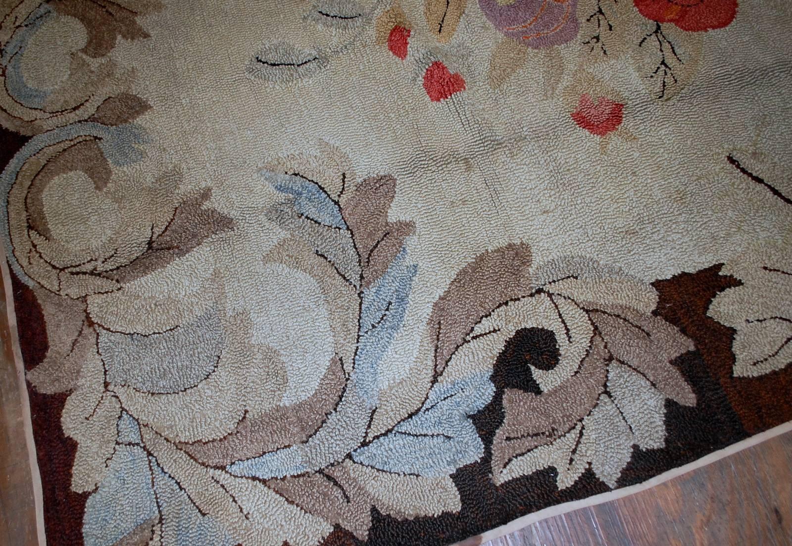 Handmade Antique American Hooked Rug, 1880s, 1B539 In Good Condition For Sale In Bordeaux, FR