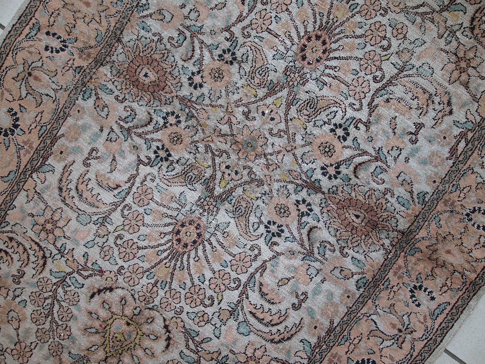 Handmade Vintage Silk Indian Indo - Tabriz Rug, 1950s, 1C469 In Fair Condition For Sale In Bordeaux, FR