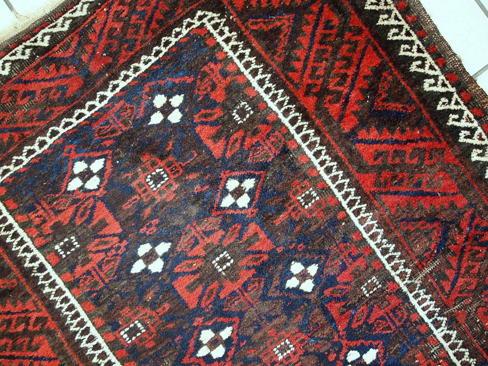 Handmade Antique Afghan Baluch Rug, 1920s, 1C489 In Fair Condition In Bordeaux, FR