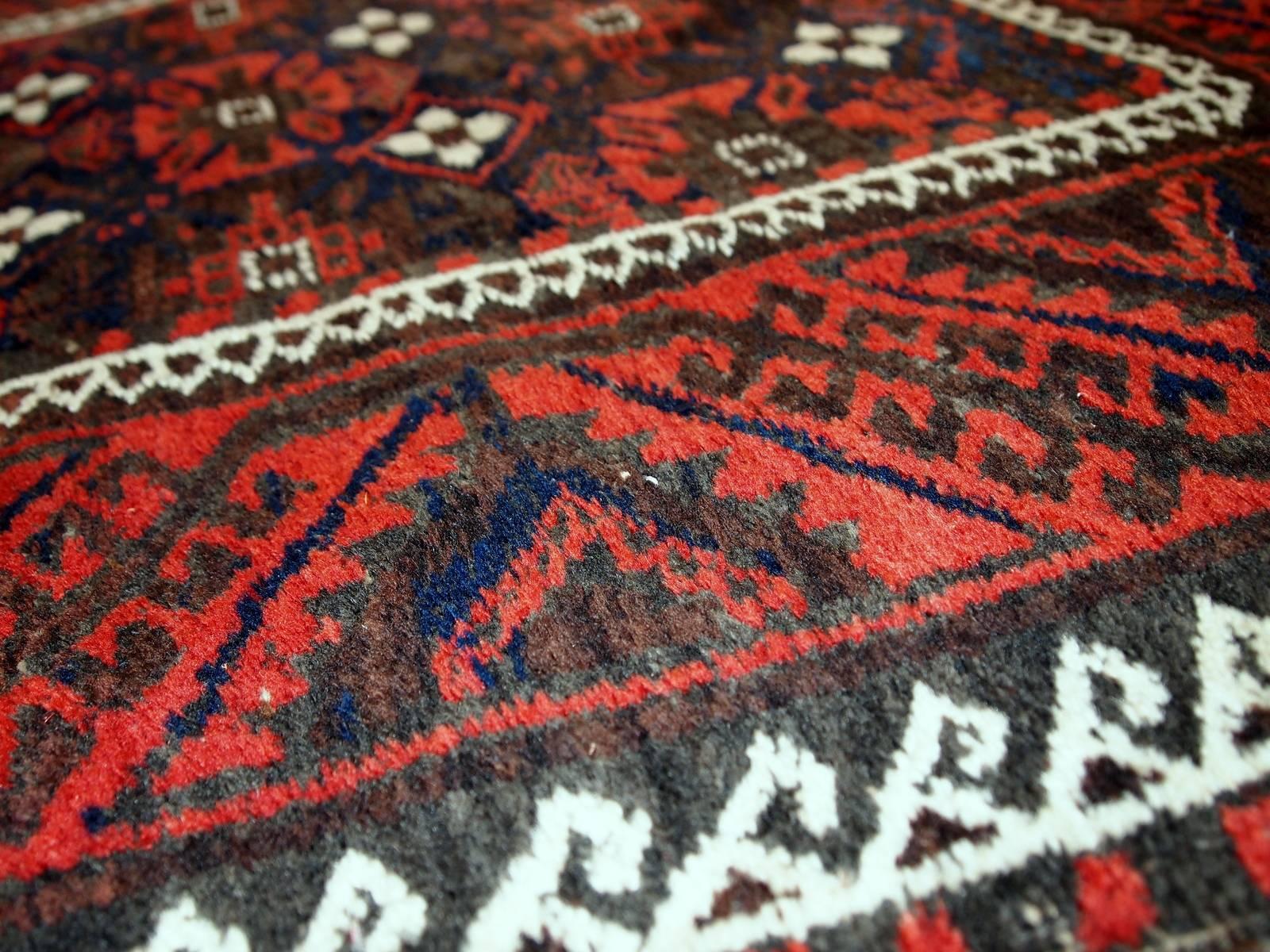Handmade Antique Afghan Baluch Rug, 1920s, 1C489 3