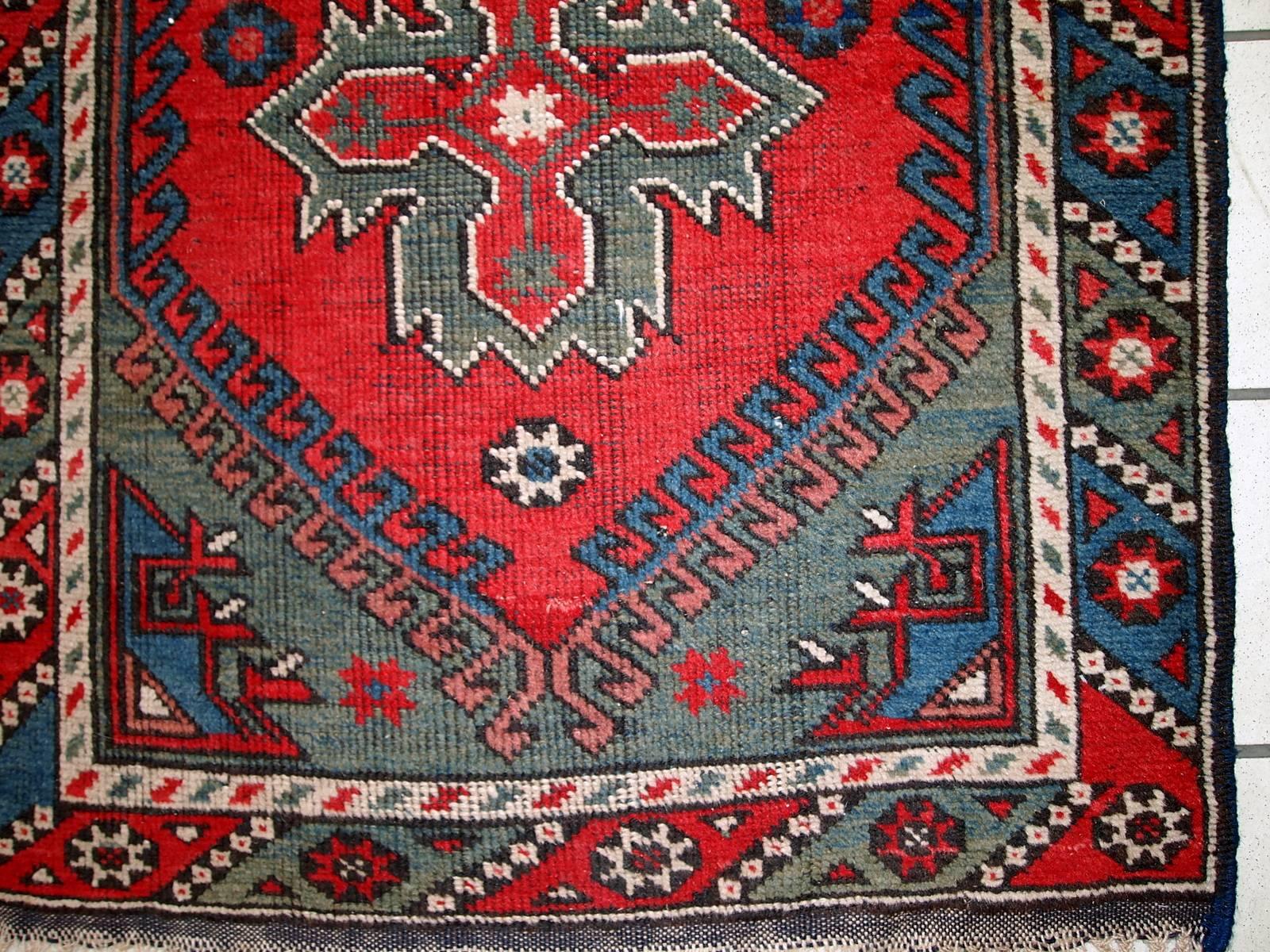 Handmade Antuque Turkish Anatolian Rug, 1920s, 1C513 For Sale 1