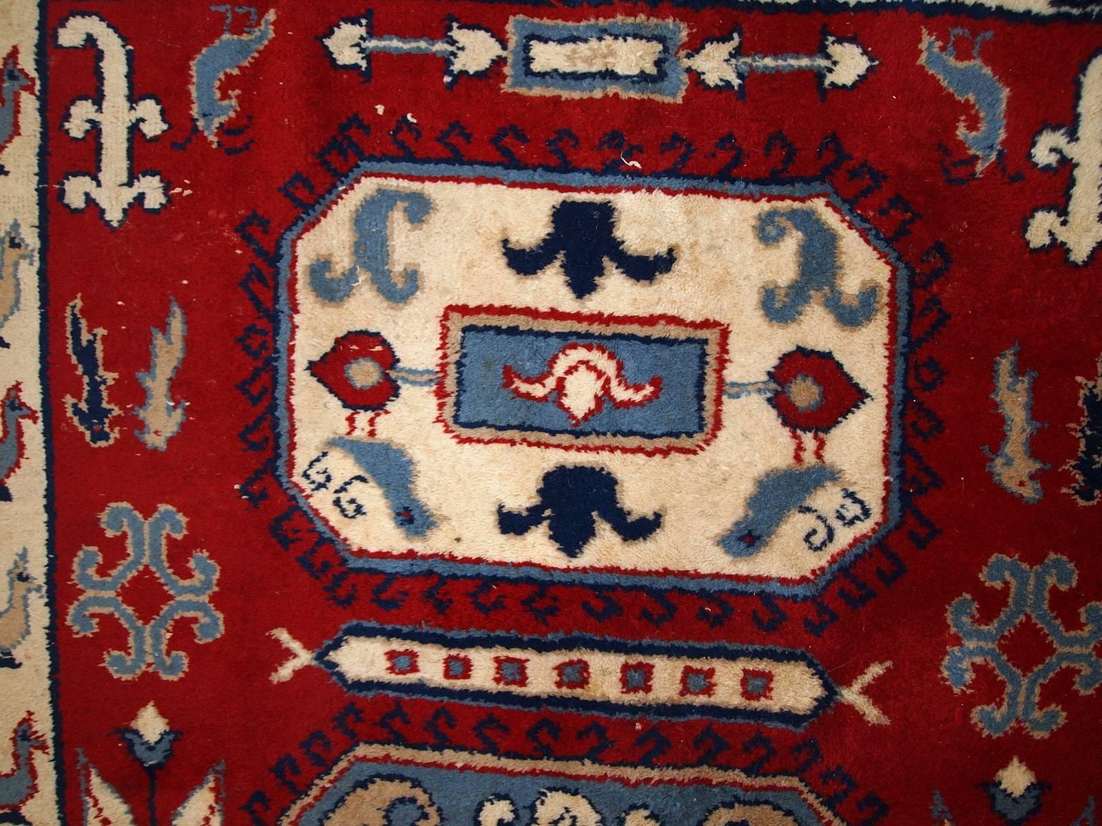 Noué à la main Tapis caucasien ancien Kazak fait à la main, 1970, 1C521 en vente
