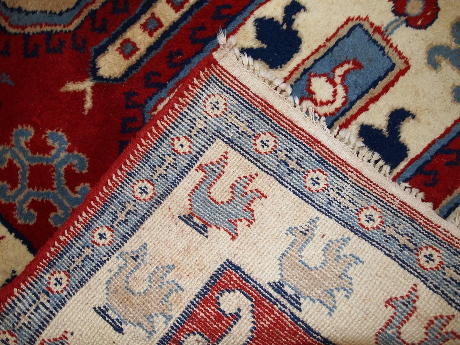 Handgefertigter antiker kaukasischer Kazak-Teppich, 1970er Jahre, 1C521 im Angebot 3