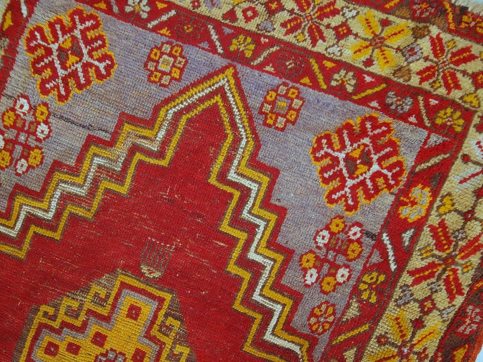 Handmade Antique Turkish Anatolian Rug, 1920s In Fair Condition In Bordeaux, FR